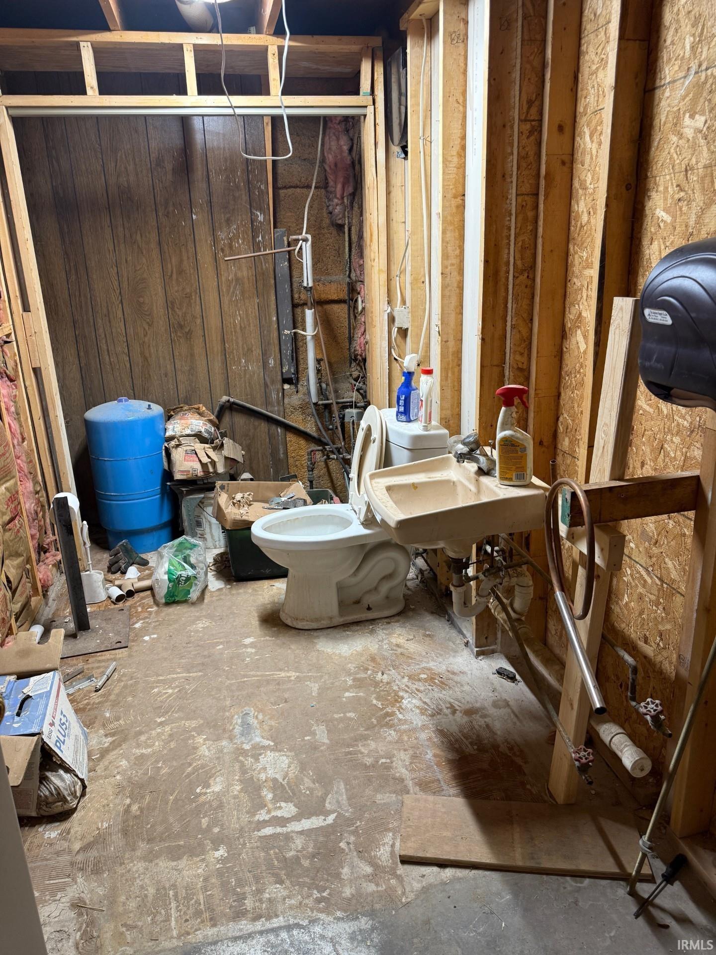 Photo 2 of 17315 Antwerp Road