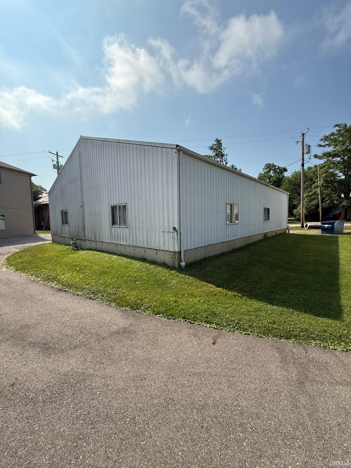 Photo 5 of 17315 Antwerp Road