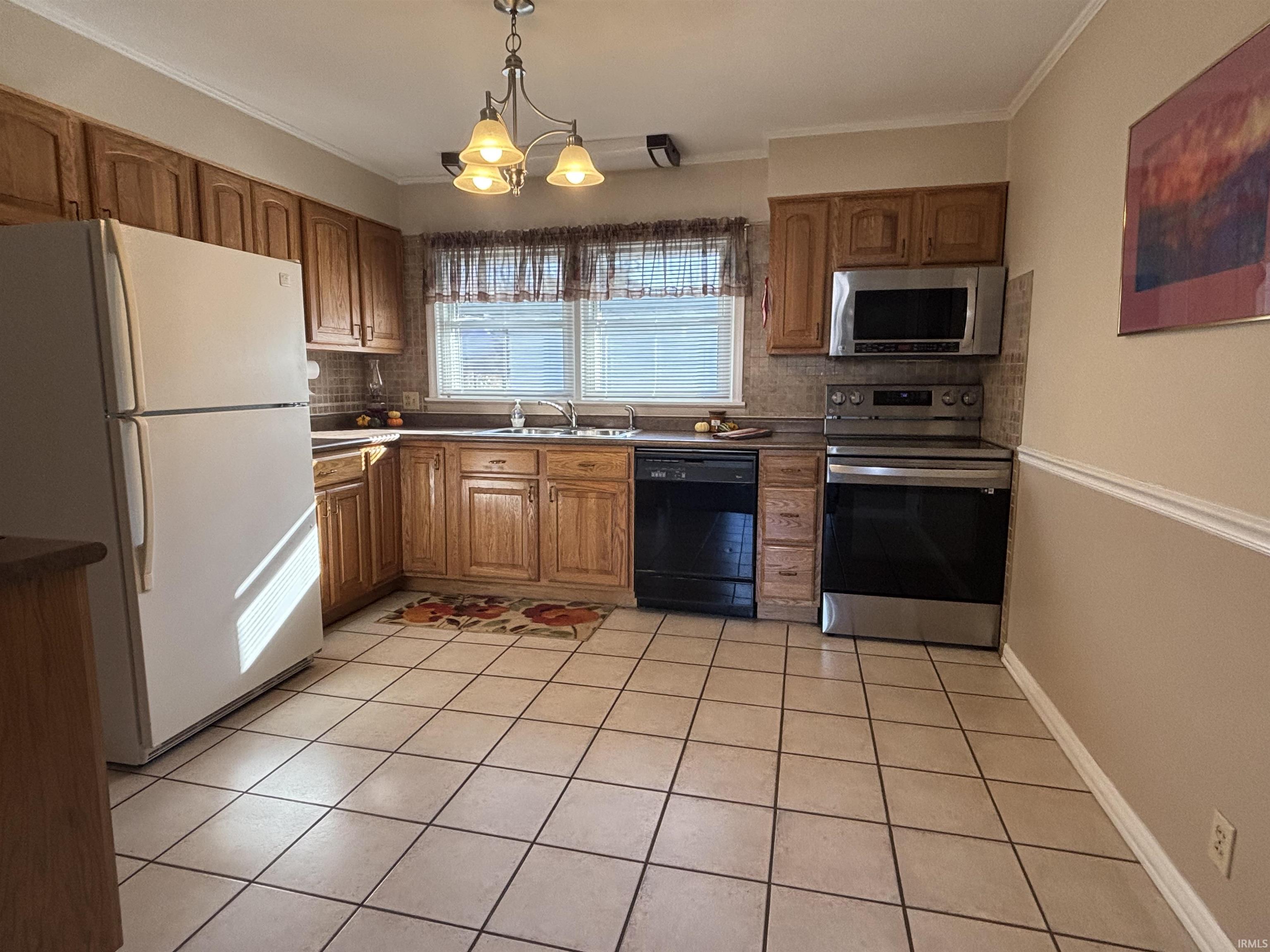 Photo 9 of 3410 CHARLOTTE Avenue