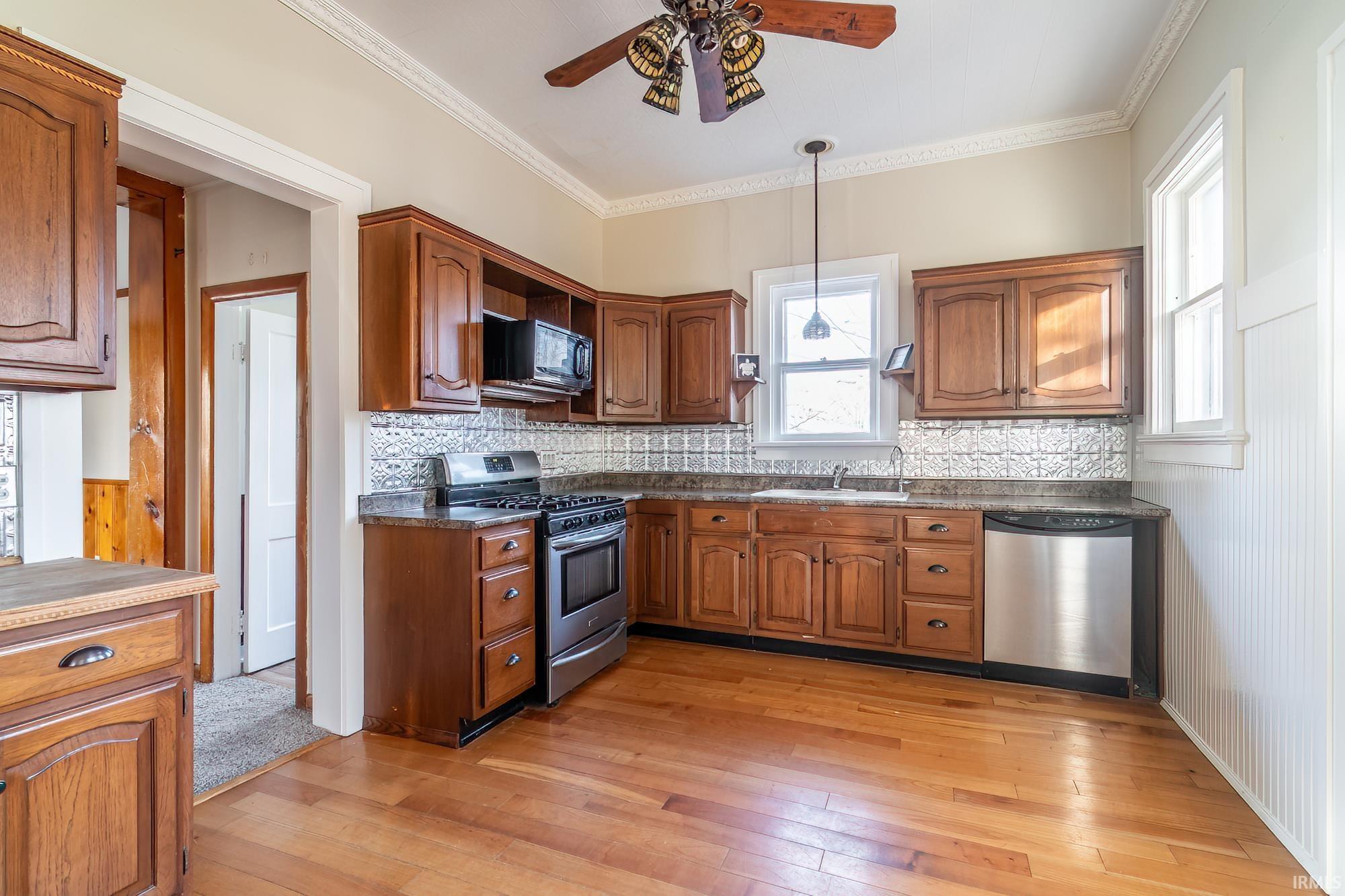 Photo 18 of 627 Main Street