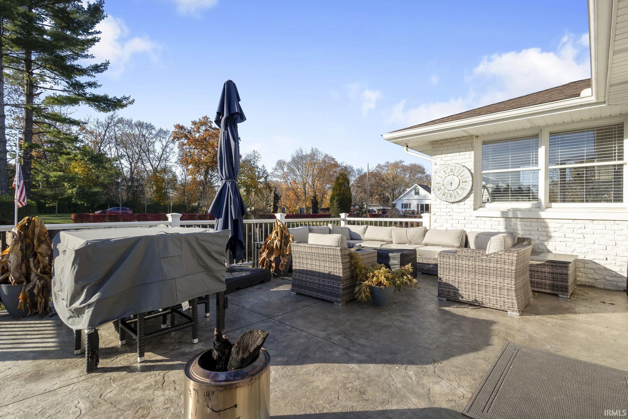 Homes for sale in Elkhart, IN | 54865 W Shorelane, Elkhart, IN 46514 | MLS# 202546163