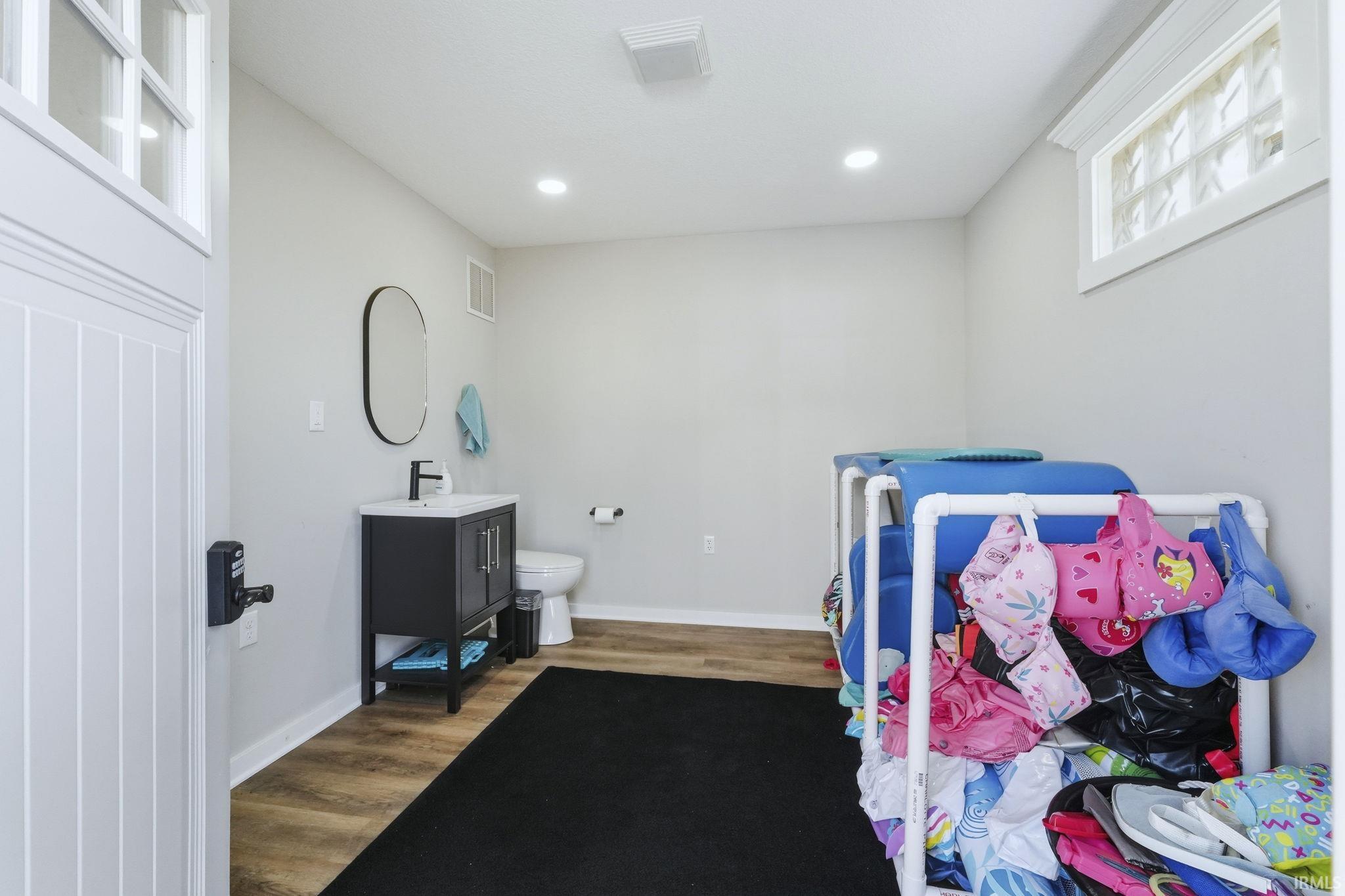 Homes for sale in Columbia City, IN | 4896 S Round Hill Road, Columbia City, IN 46725 | MLS# 202546182