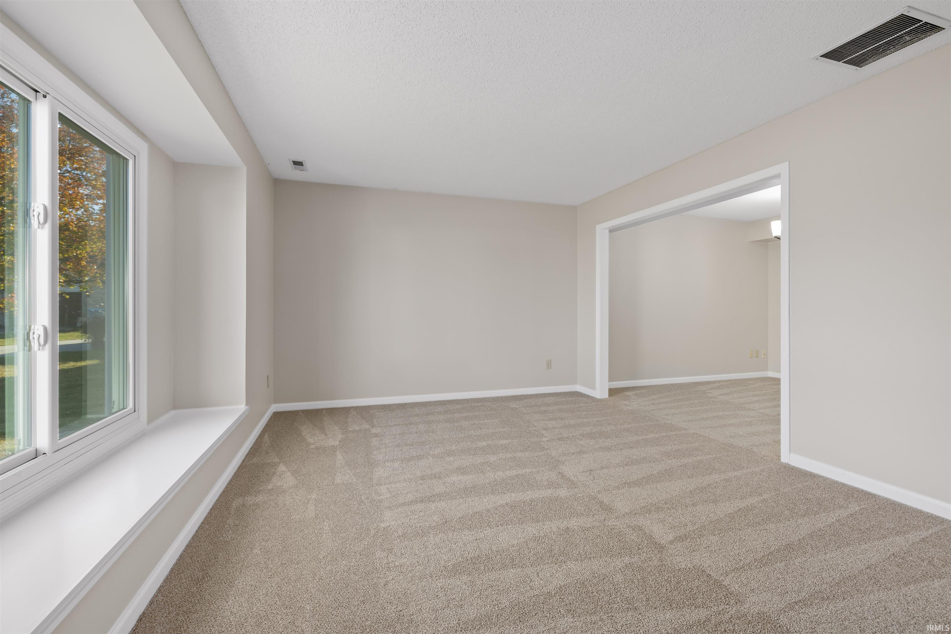 Photo 4 of 14533 Bitternut Lane