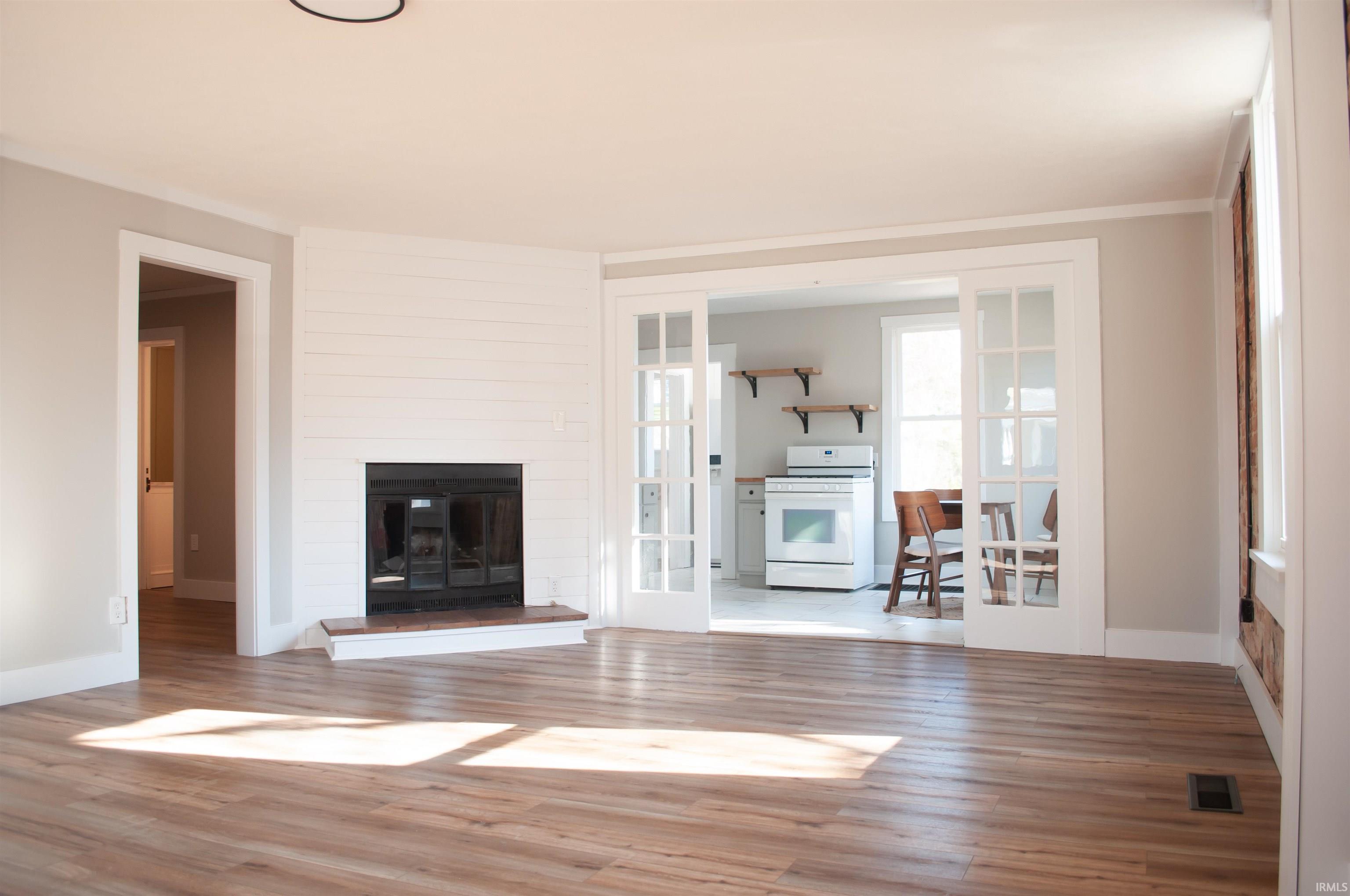 Photo 4 of 203 S Martin Street