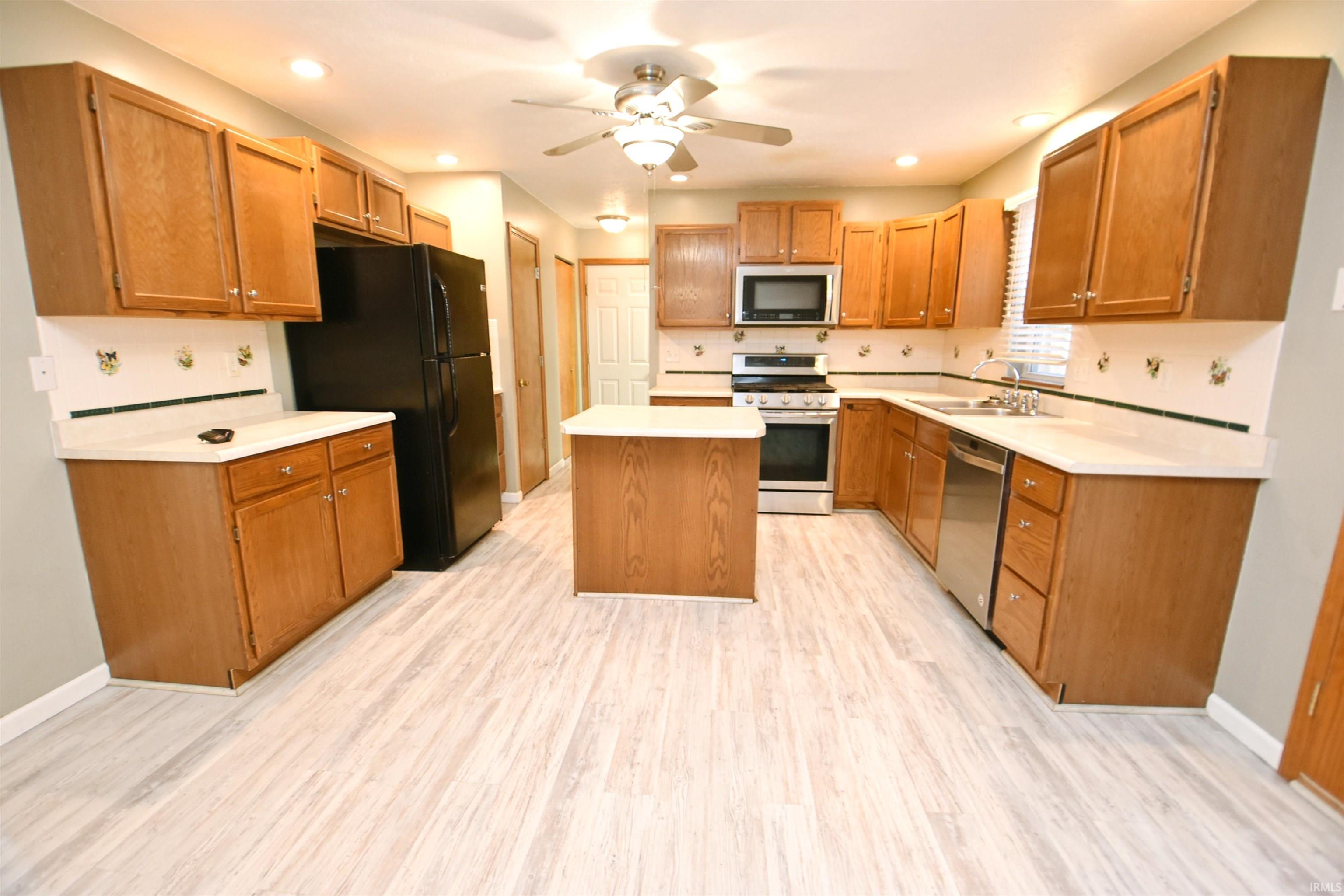 Homes for sale in Granger, IN | 10231 Ashleys Meadow Dr, Granger, IN 46530 | MLS# 202546239