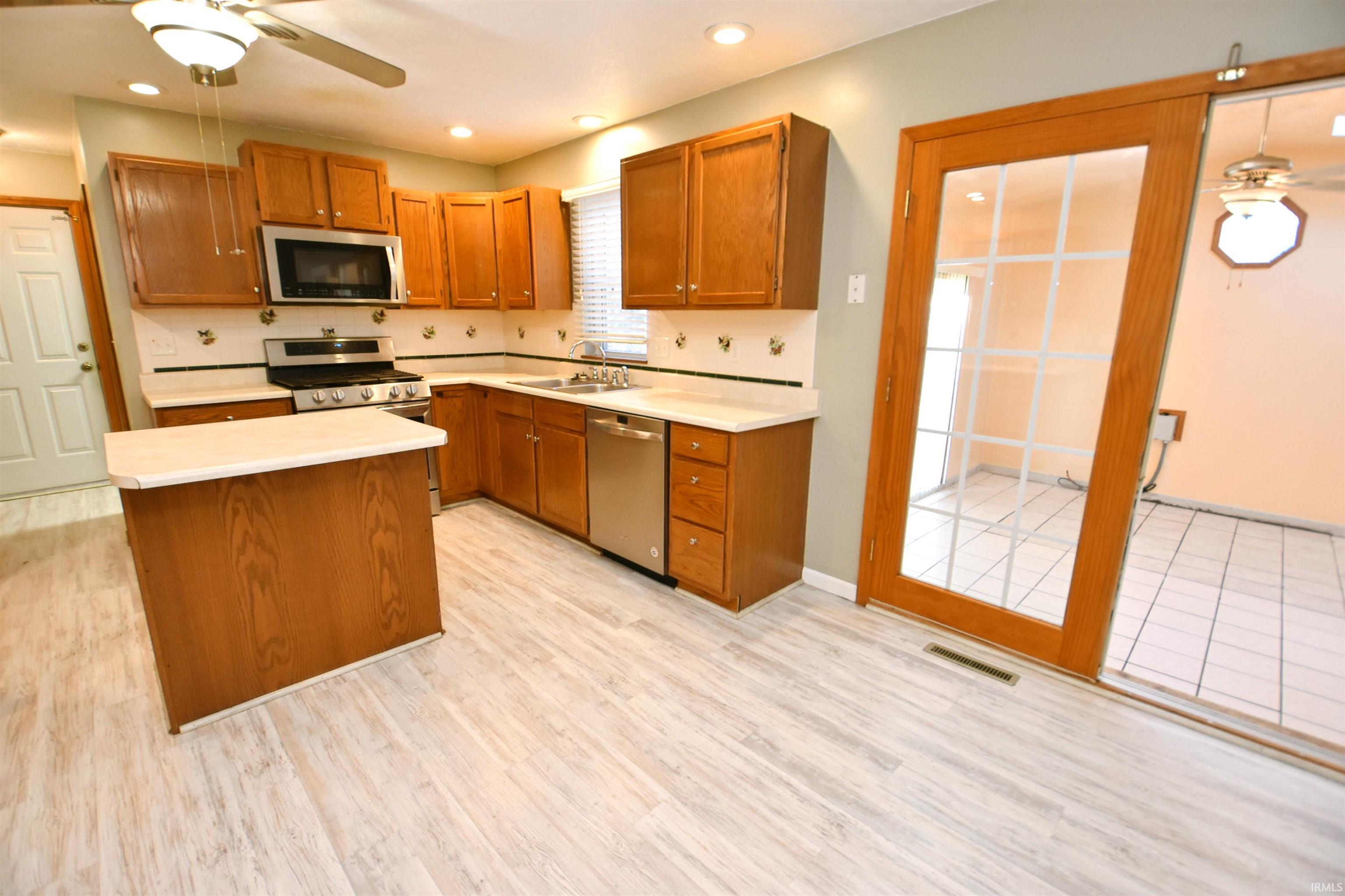 Homes for sale in Granger, IN | 10231 Ashleys Meadow Dr, Granger, IN 46530 | MLS# 202546239