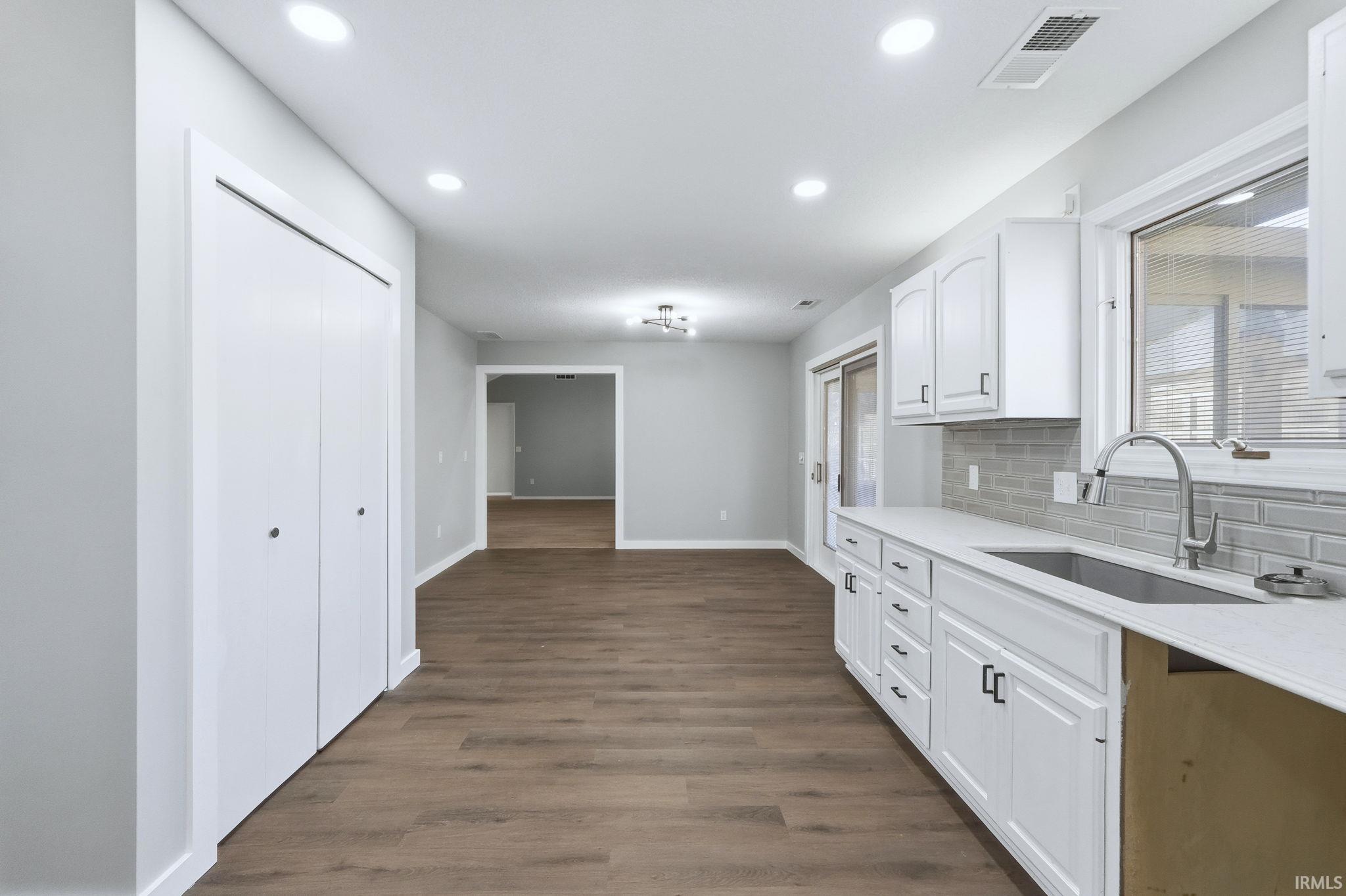 Photo 12 of 2415 Knollwood Court