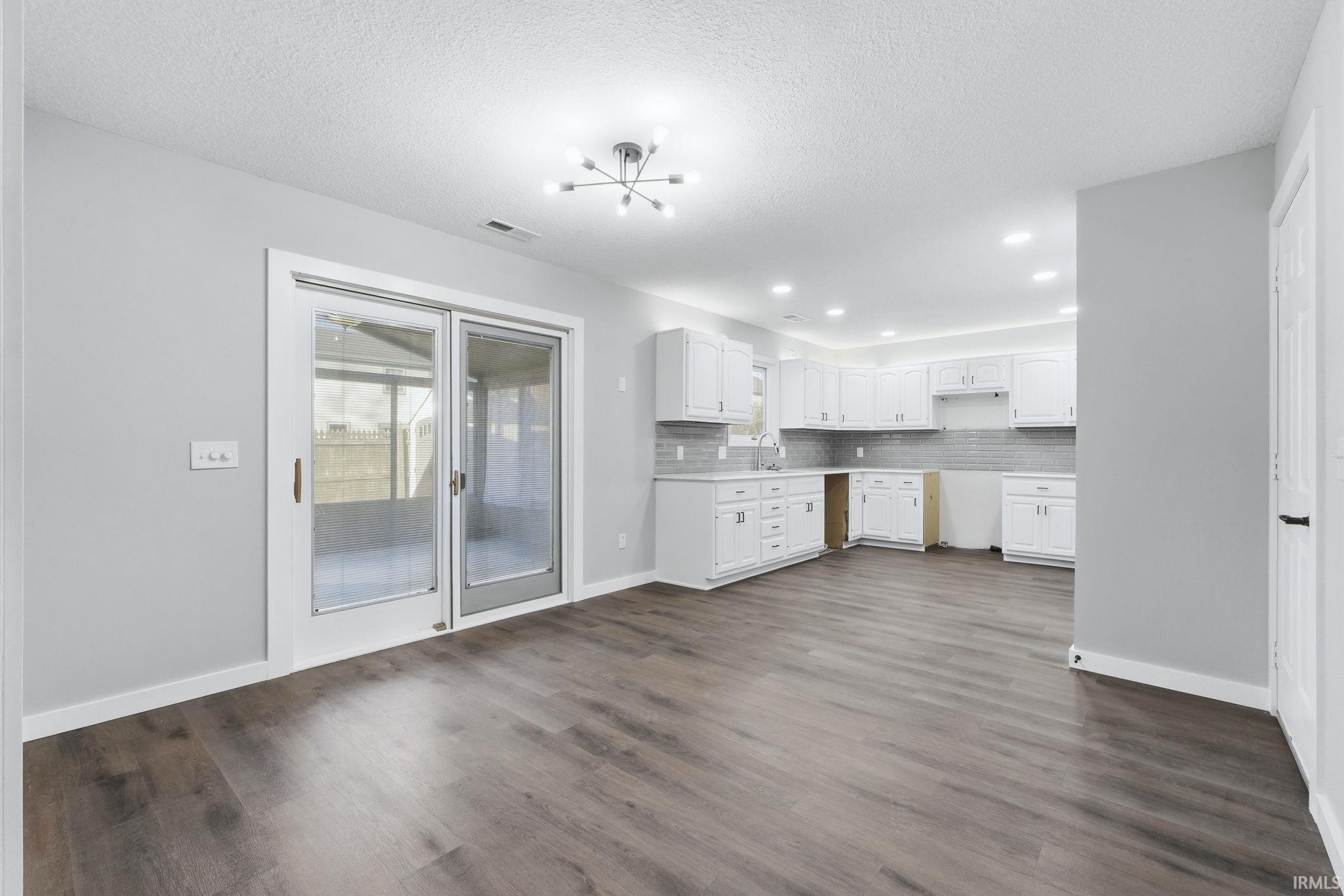 Photo 13 of 2415 Knollwood Court