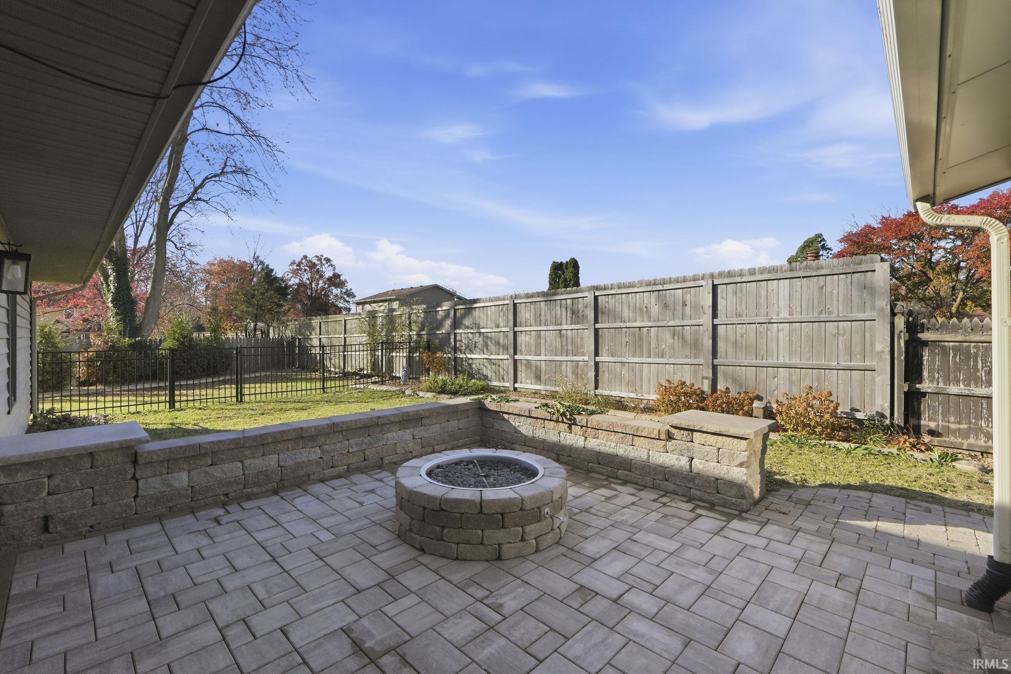 Photo 27 of 2415 Knollwood Court