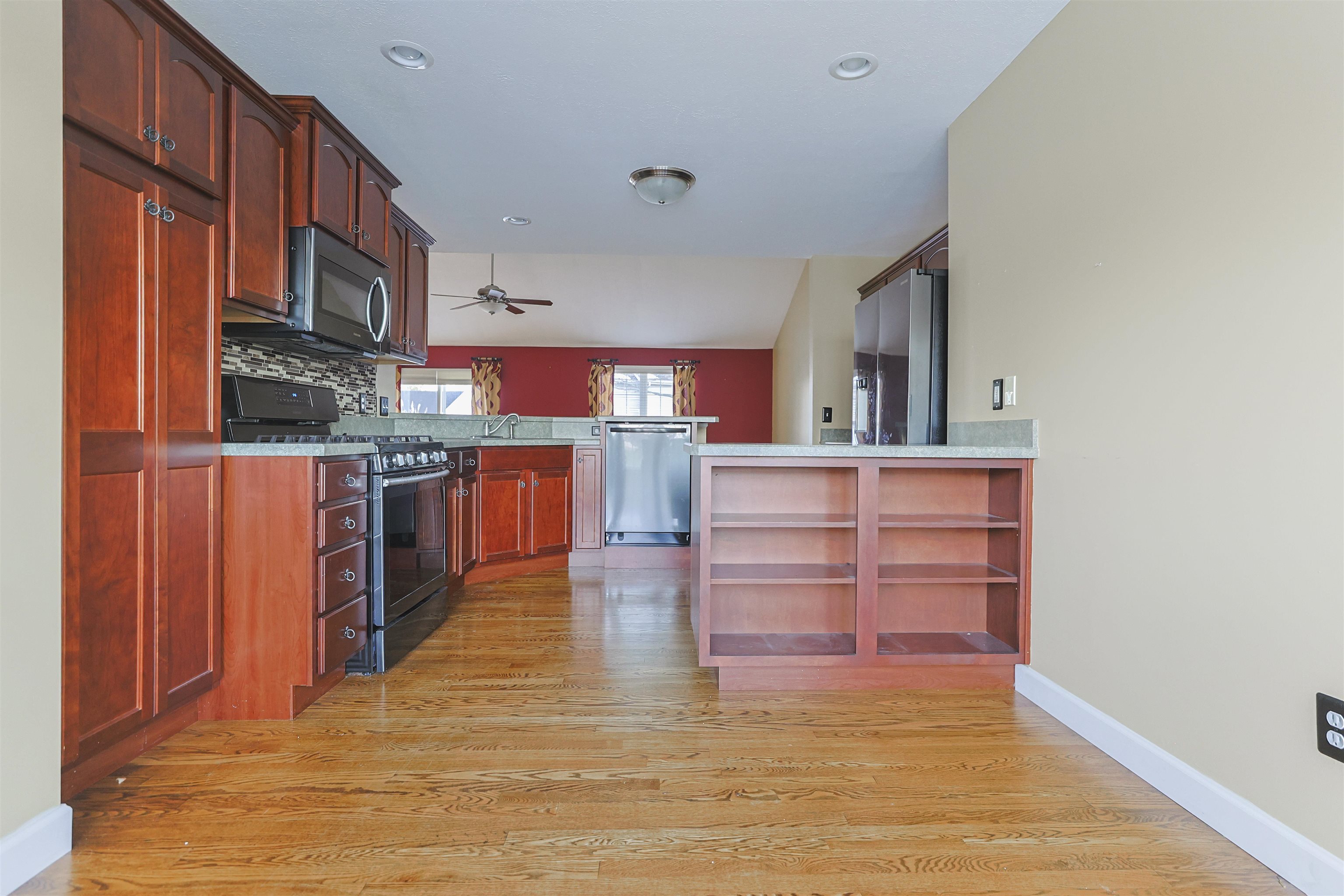 Homes for sale in Mishawaka, IN | 103 Livingston Bay Ct, Mishawaka, IN 46544 | MLS# 202546300