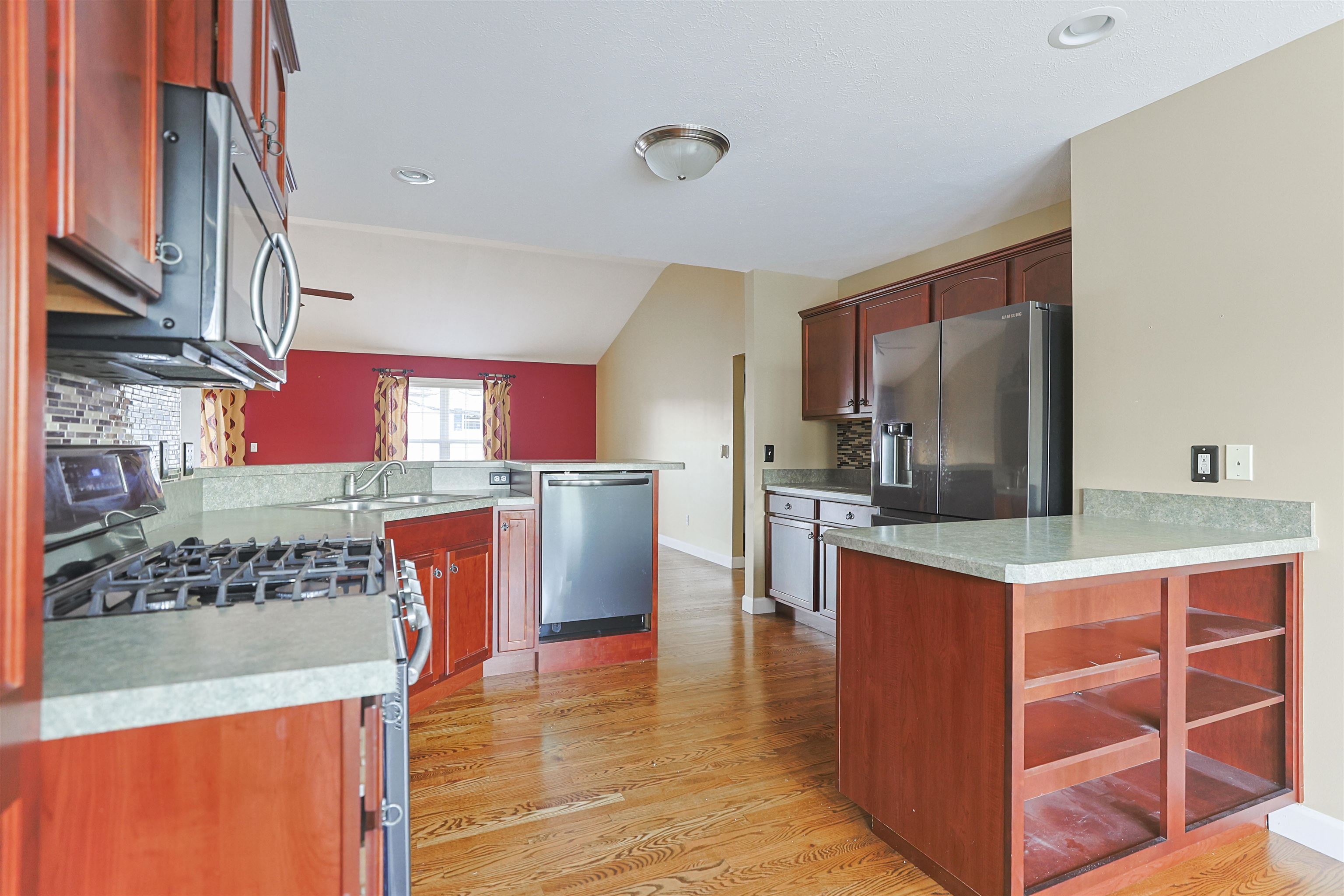 Homes for sale in Mishawaka, IN | 103 Livingston Bay Ct, Mishawaka, IN 46544 | MLS# 202546300