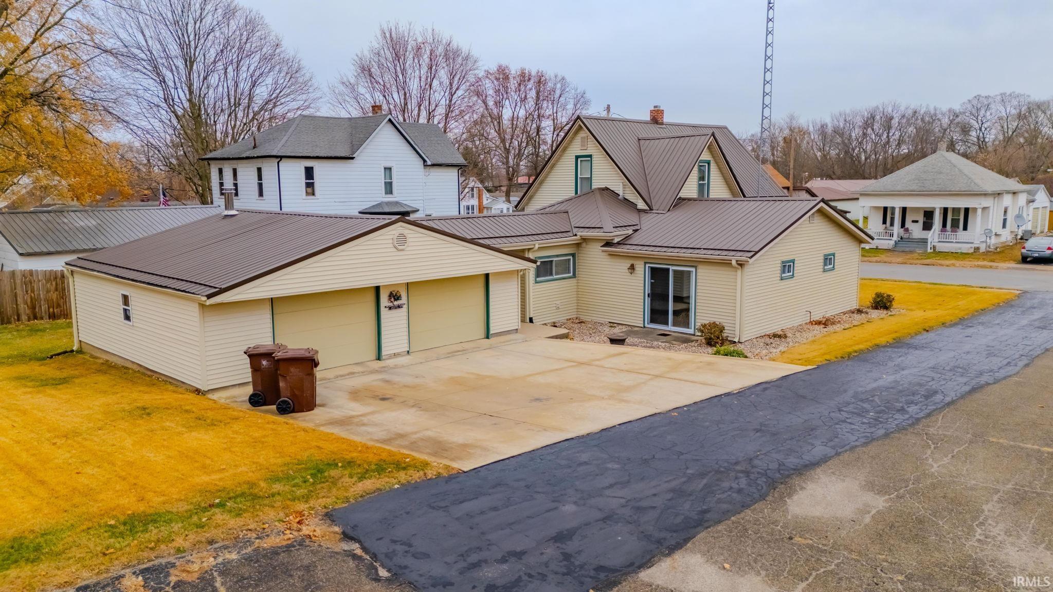 Photo 3 of 1472 Middle Street