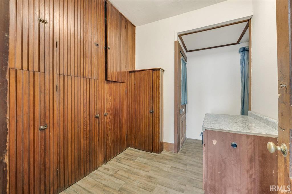 Photo 20 of 301 E MITCHELL Street