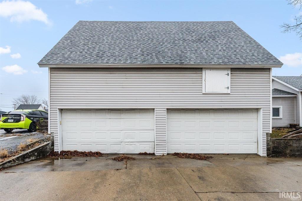 Photo 30 of 301 E MITCHELL Street