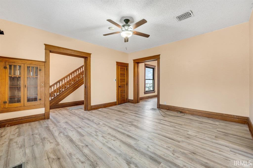 Photo 4 of 301 E MITCHELL Street