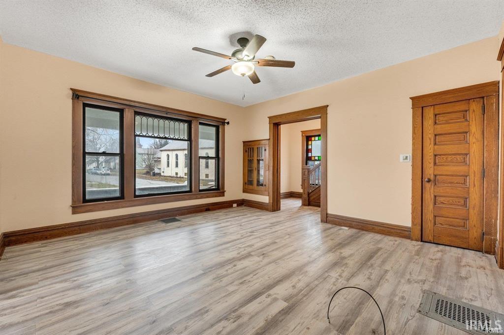 Photo 5 of 301 E MITCHELL Street