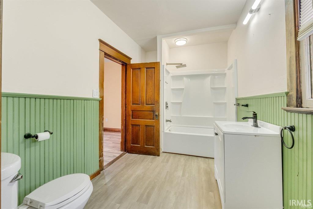 Photo 7 of 301 E MITCHELL Street