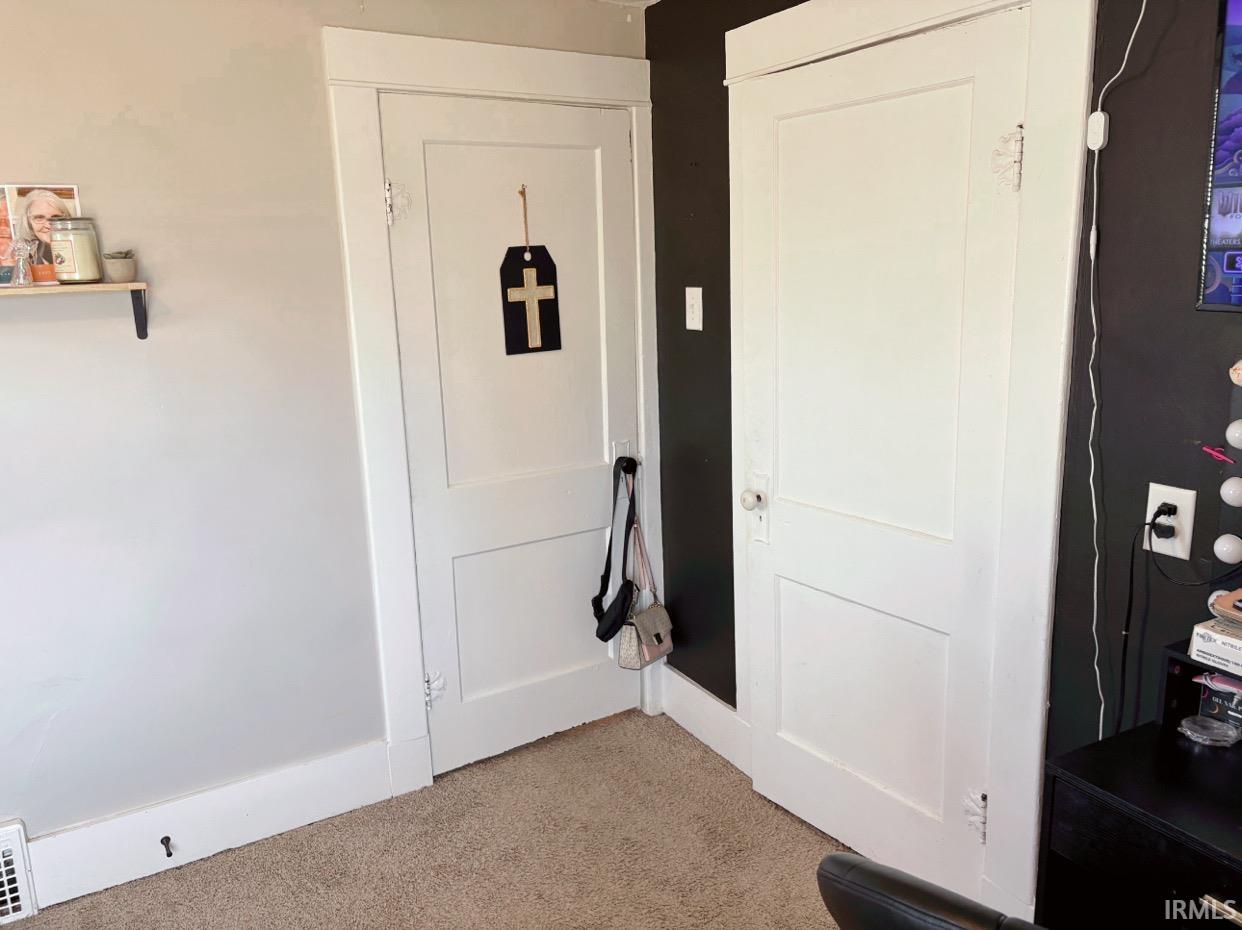 Photo 28 of 318 N Cornell Circle