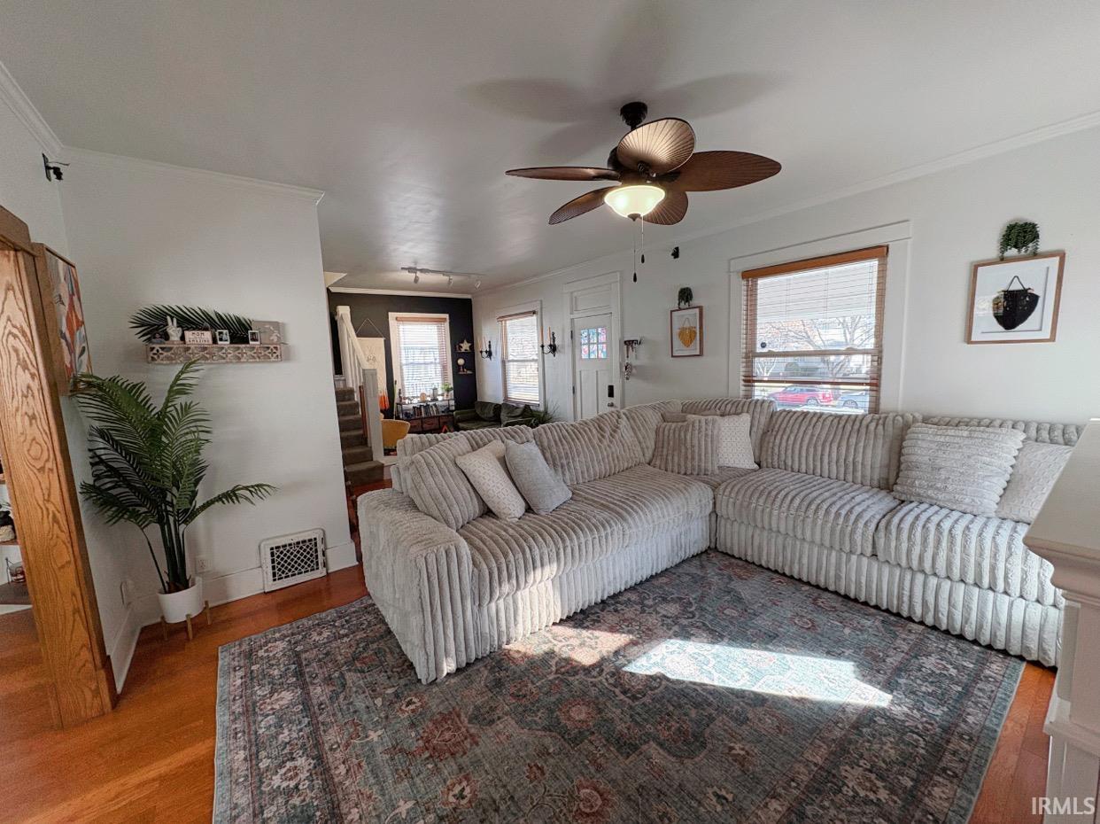 Photo 4 of 318 N Cornell Circle