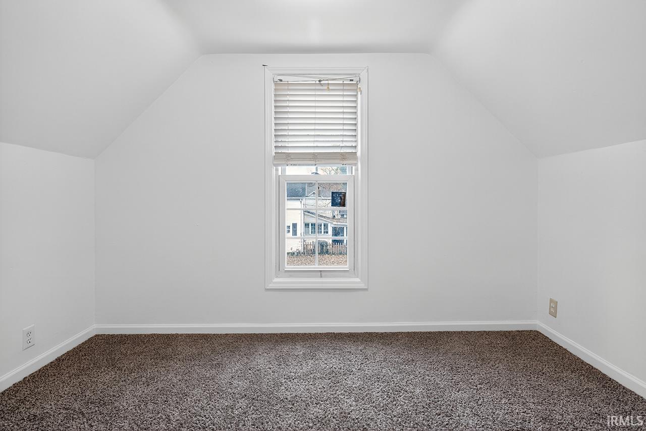 Photo 14 of 143 Kenyon Avenue