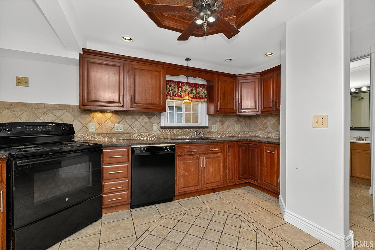 Photo 4 of 143 Kenyon Avenue