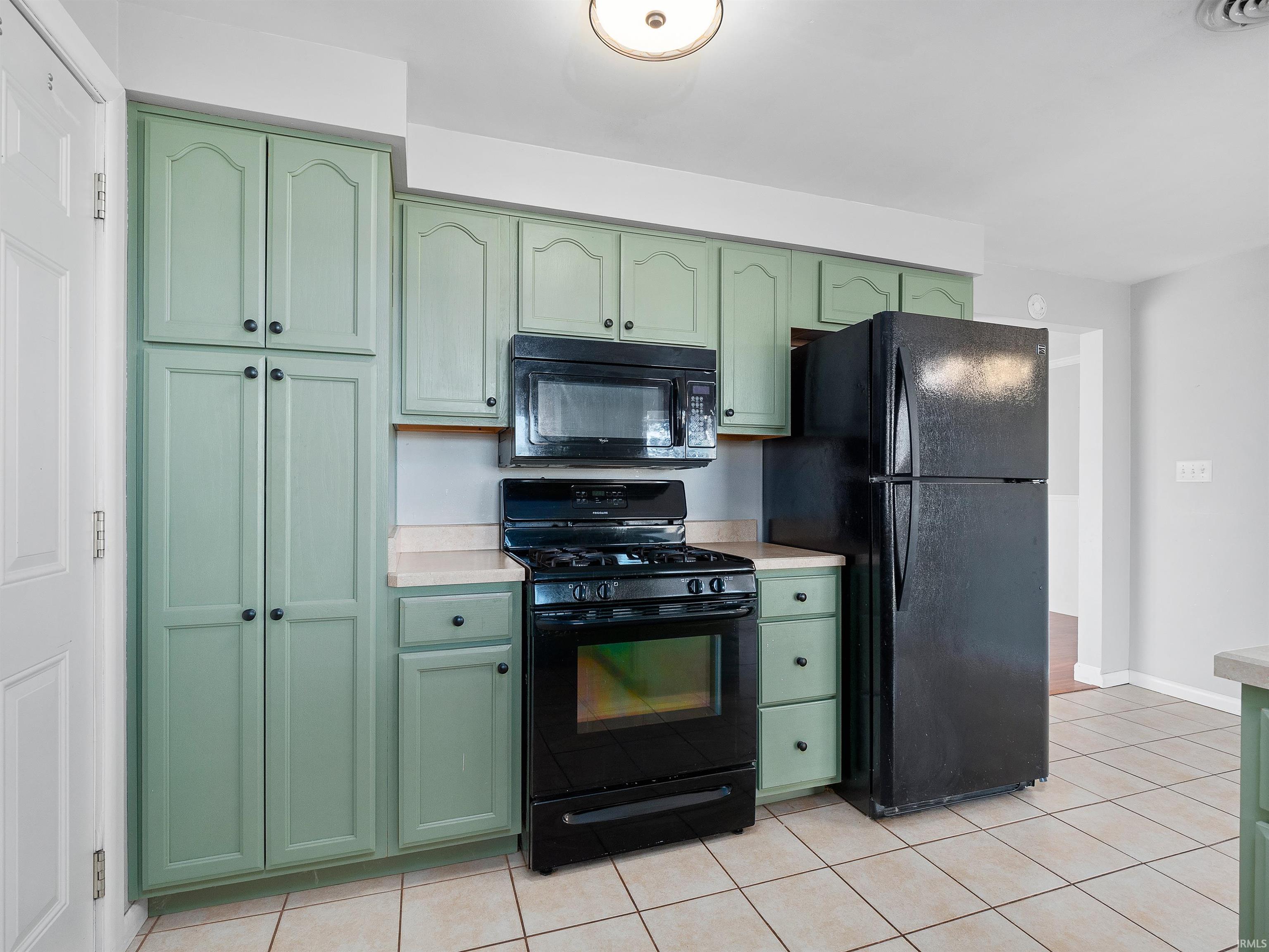 Homes for sale in Leo, IN | 8025 Hosler Rd, Leo, IN 46765 | MLS# 202546679