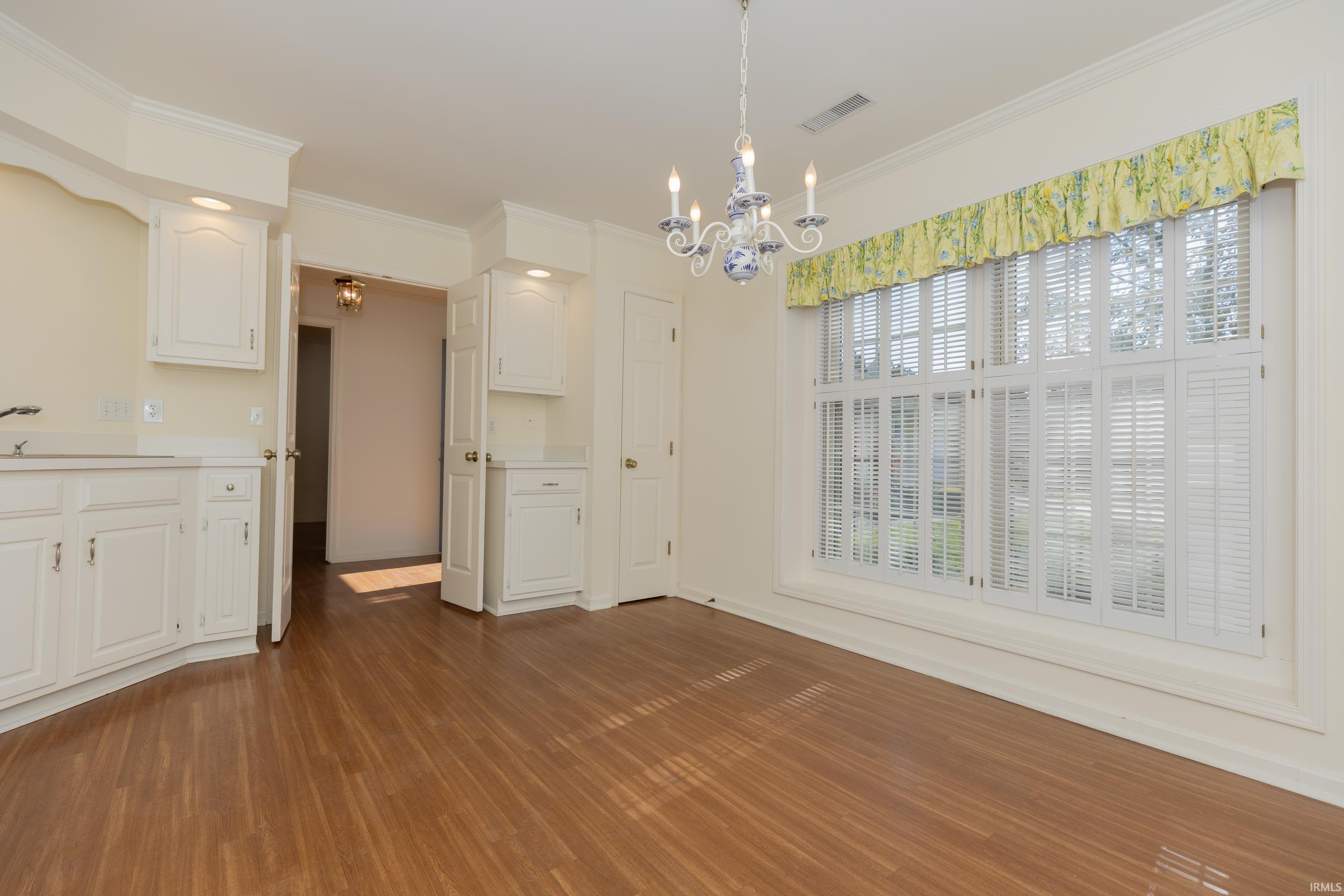 Homes for sale in Evansville, IN | 728 Kingswood Dr Ct, Evansville, IN 47715 | MLS# 202546686