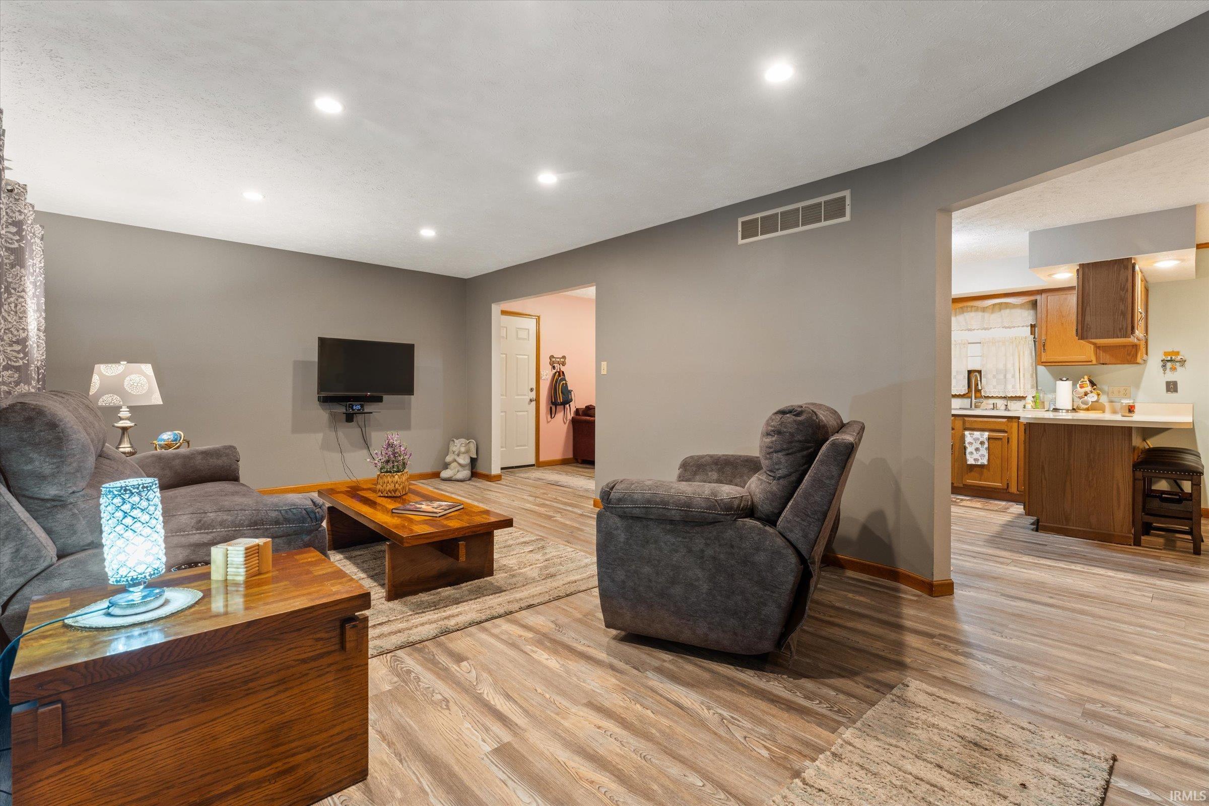 Homes for sale in Osceola, IN | 54921 Luan Dr, Osceola, IN 46561 | MLS# 202546695