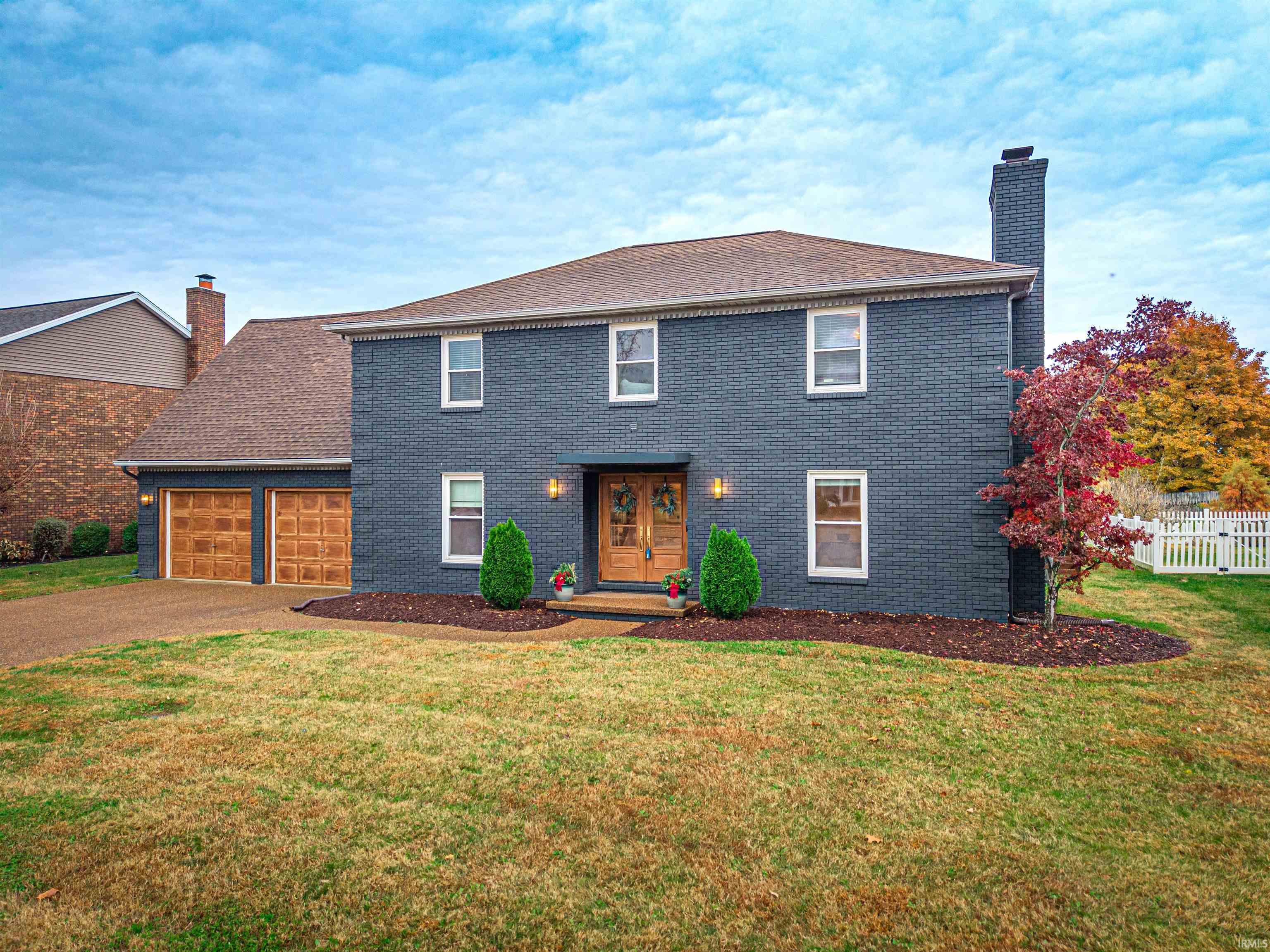 Homes for sale in Evansville, IN | 1014 Kingswood Dr, Evansville, IN 47715 | MLS# 202546716