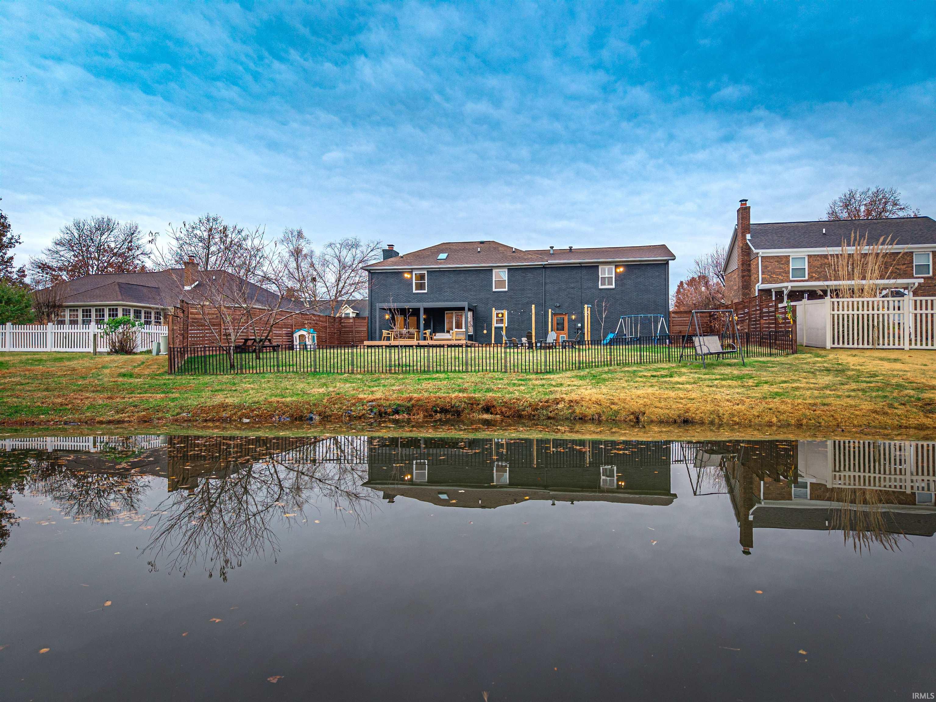 Homes for sale in Evansville, IN | 1014 Kingswood Dr, Evansville, IN 47715 | MLS# 202546716