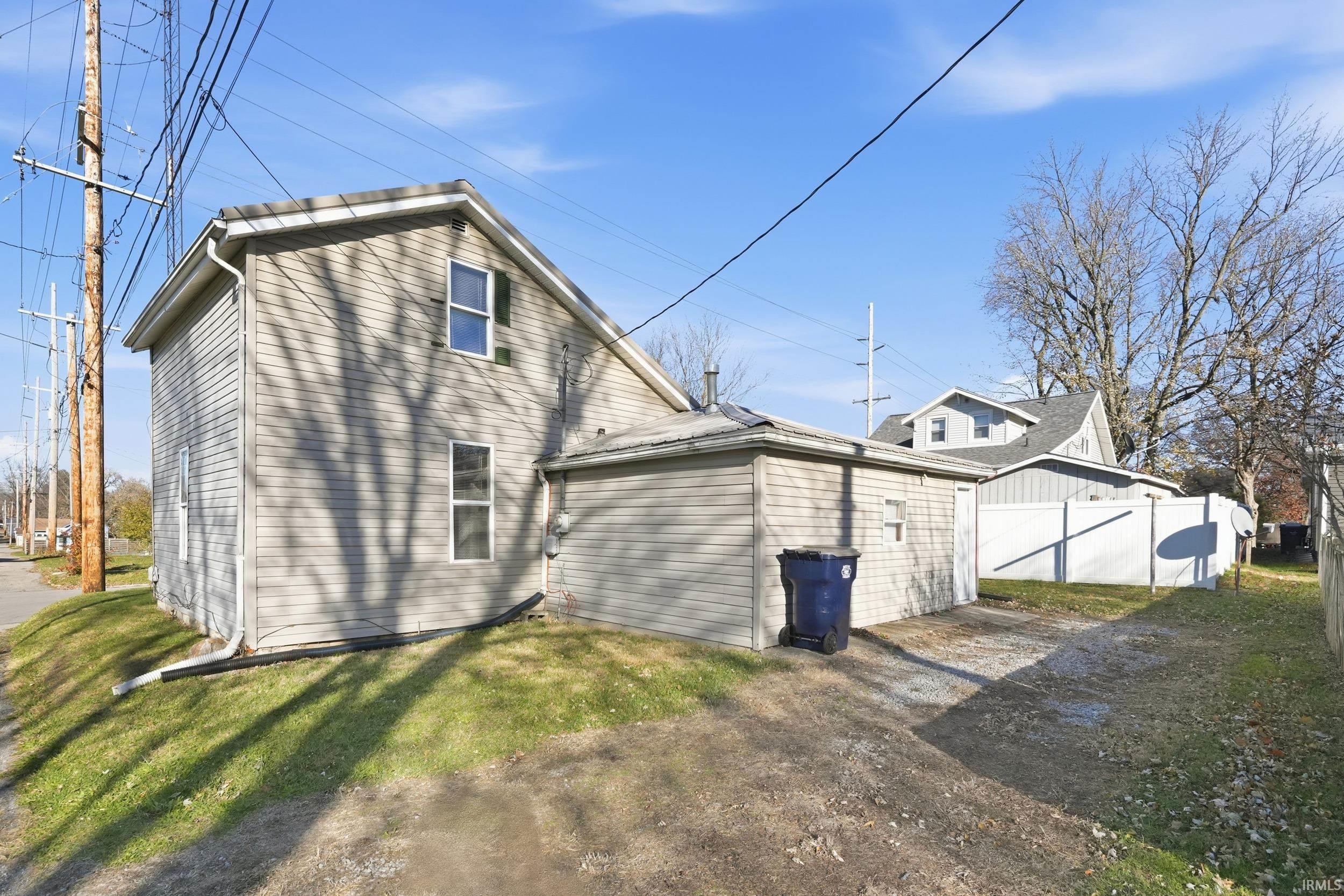 Homes for sale in Warsaw, IN | 513 W Porter St, Warsaw, IN 46580 | MLS# 202546767