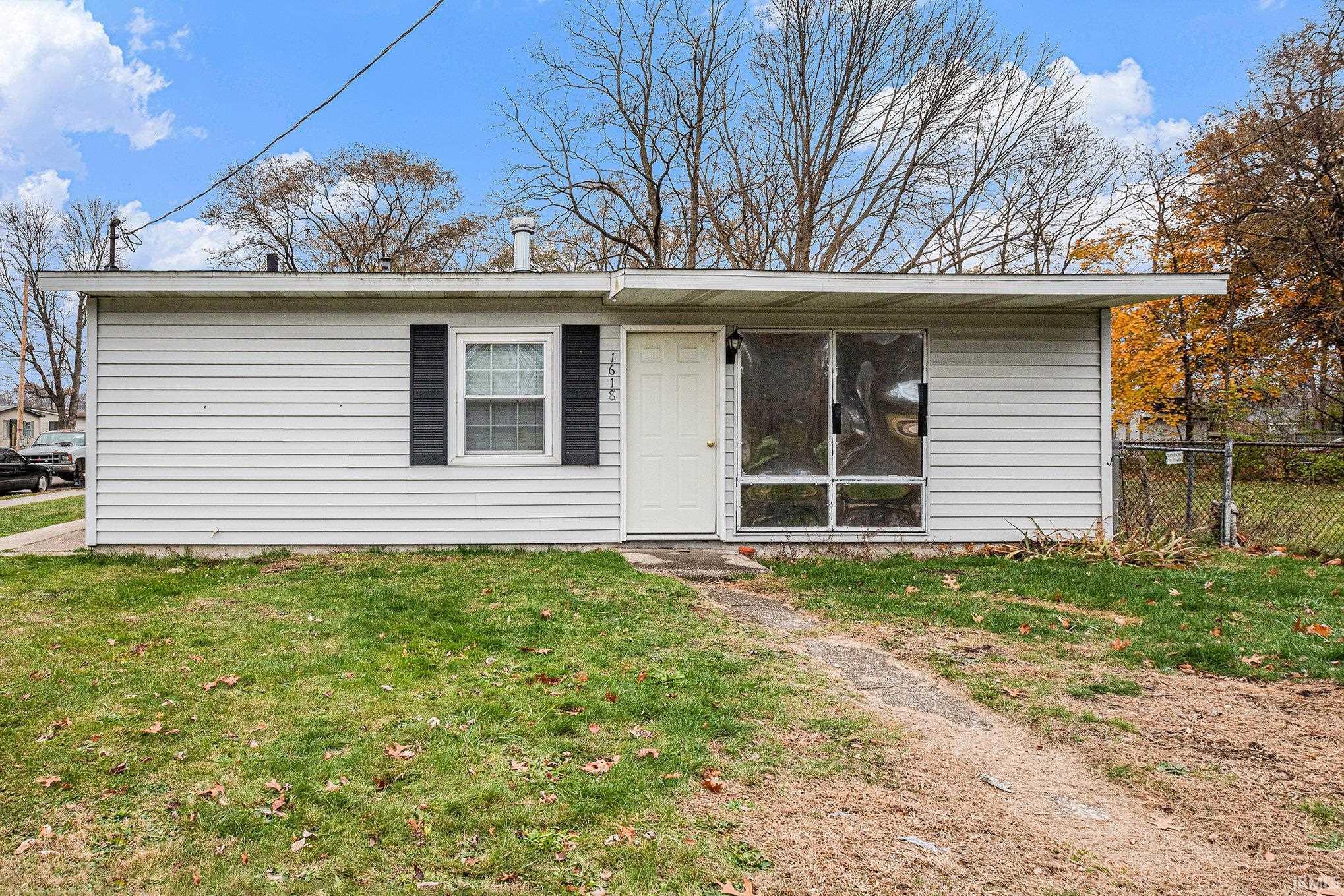 Homes for sale in Mishawaka, IN | 1618 Lynn St, Mishawaka, IN 46545 | MLS# 202546785