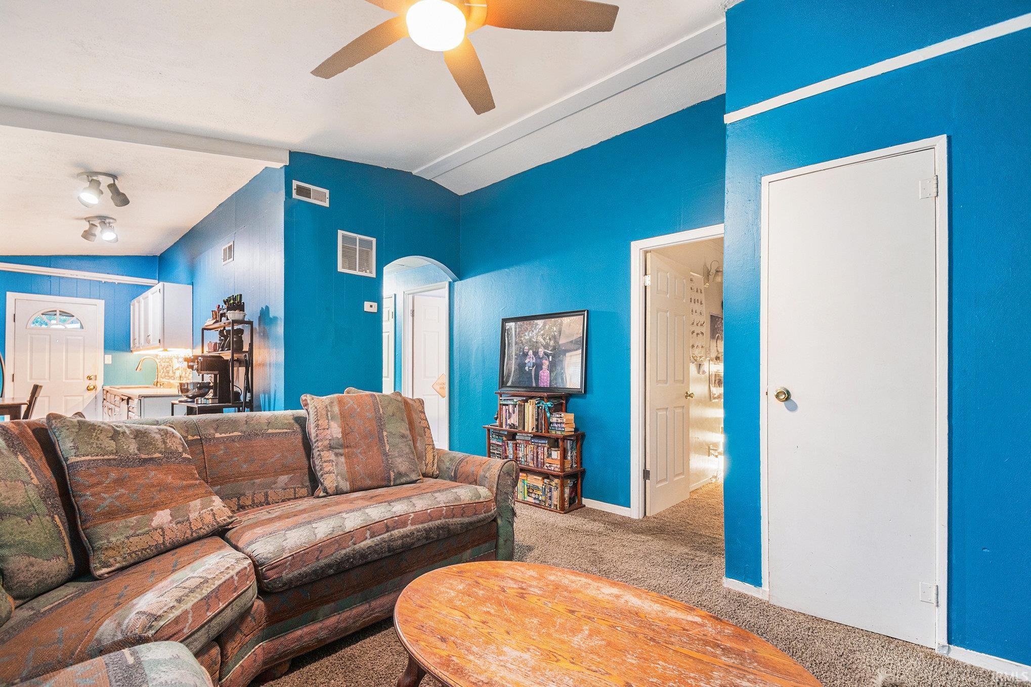 Homes for sale in Mishawaka, IN | 1618 Lynn St, Mishawaka, IN 46545 | MLS# 202546785