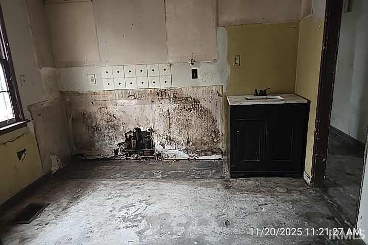 Homes for sale in South Bend, IN | 1715 Altgeld St, South Bend, IN 46614 | MLS# 202546801