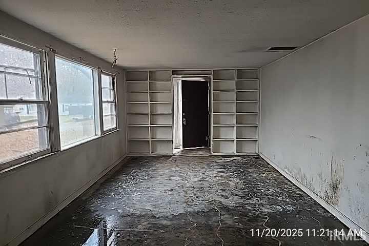 Homes for sale in South Bend, IN | 1715 Altgeld St, South Bend, IN 46614 | MLS# 202546801