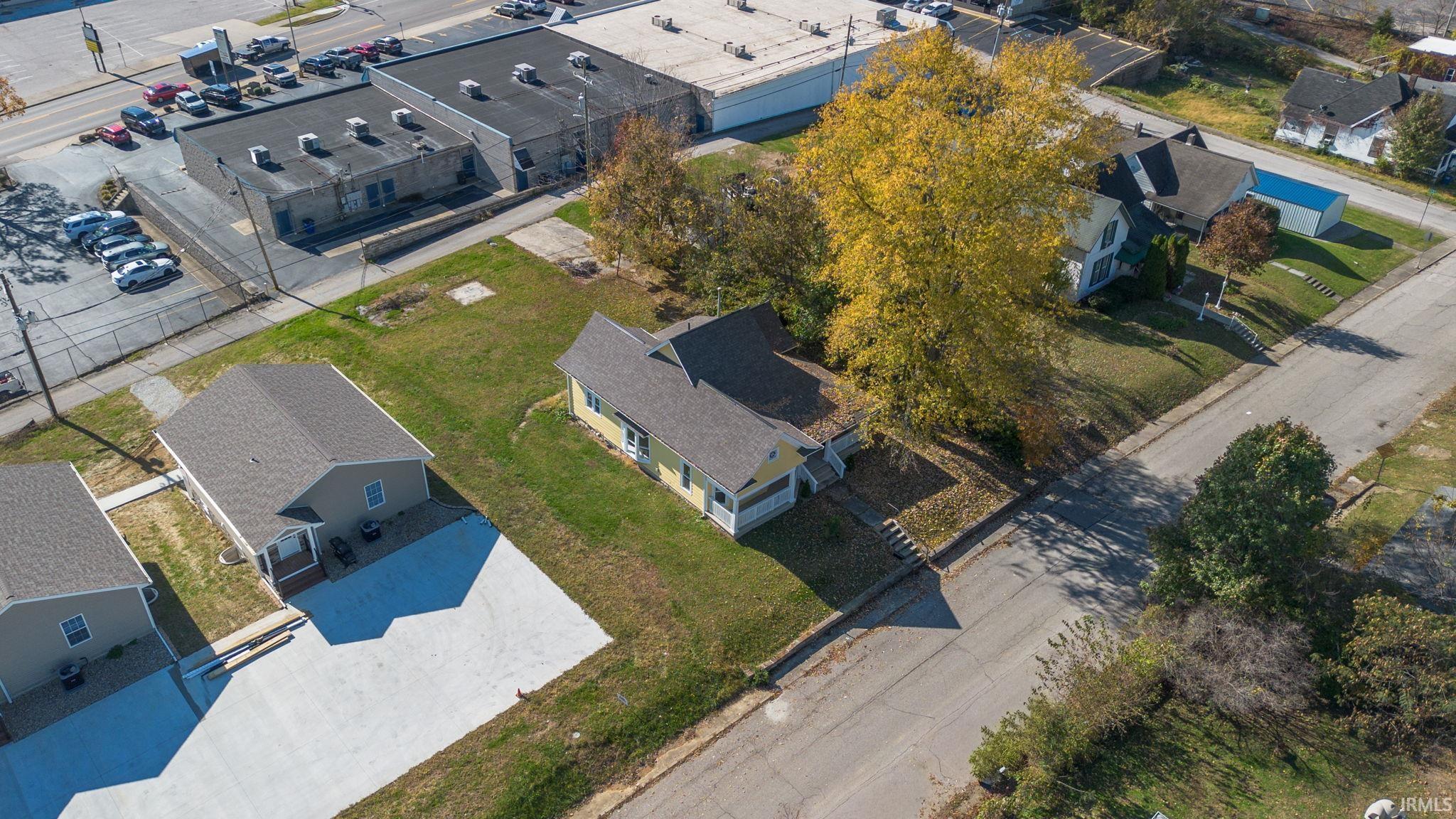 Homes for sale in Bedford, IN | 624 15th St, Bedford, IN 47421 | MLS# 202546837