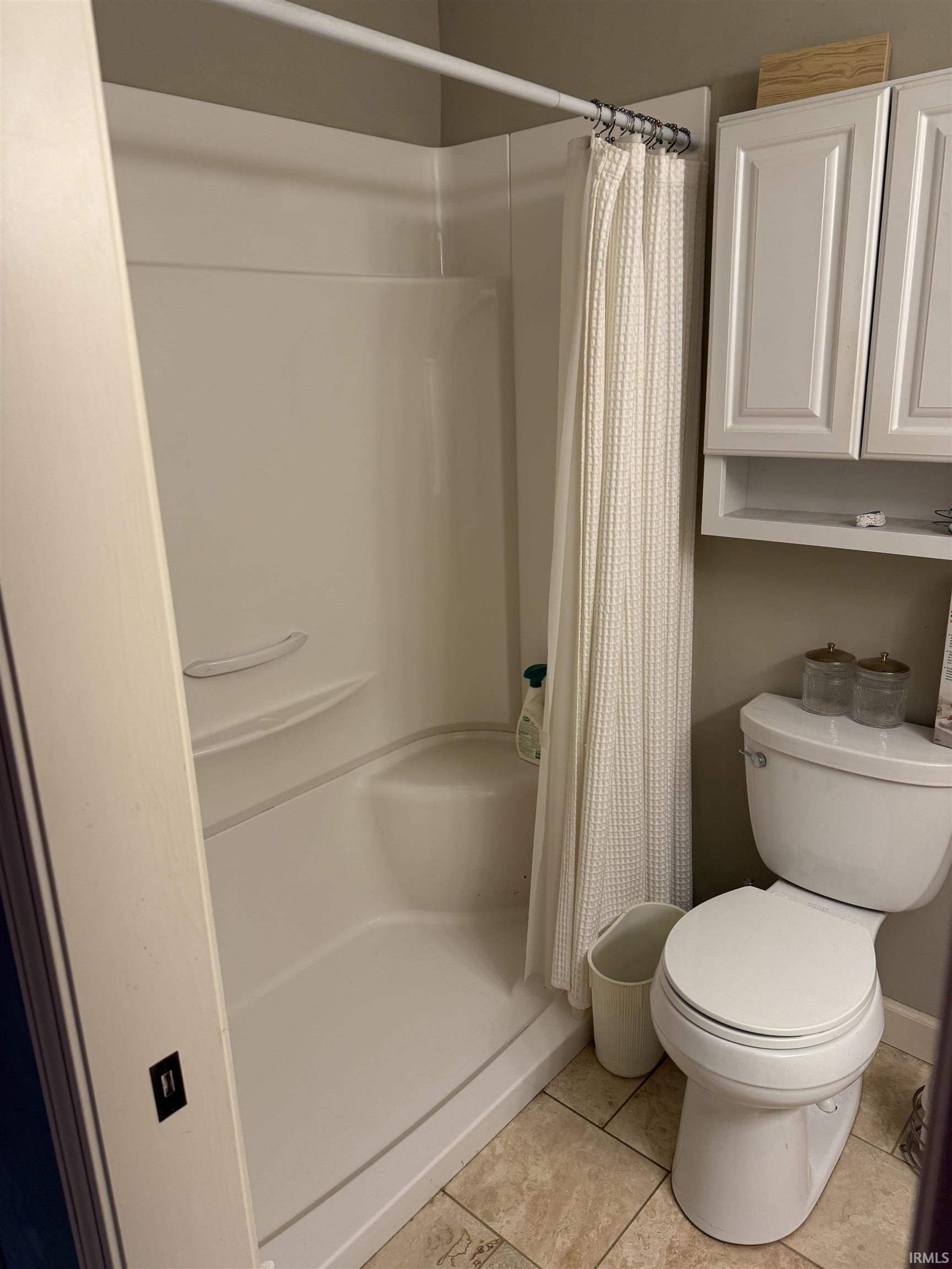 Homes for sale in Evansville, IN | 6101 E Walnut St, Evansville, IN 47715 | MLS# 202546856