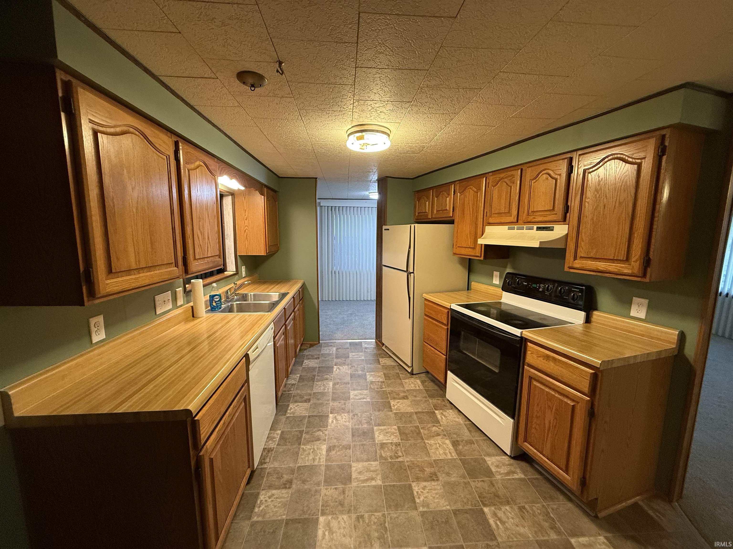 Homes for sale in Wabash, IN | 3682 E State Road 124 Hwy, Wabash, IN 46992 | MLS# 202546866