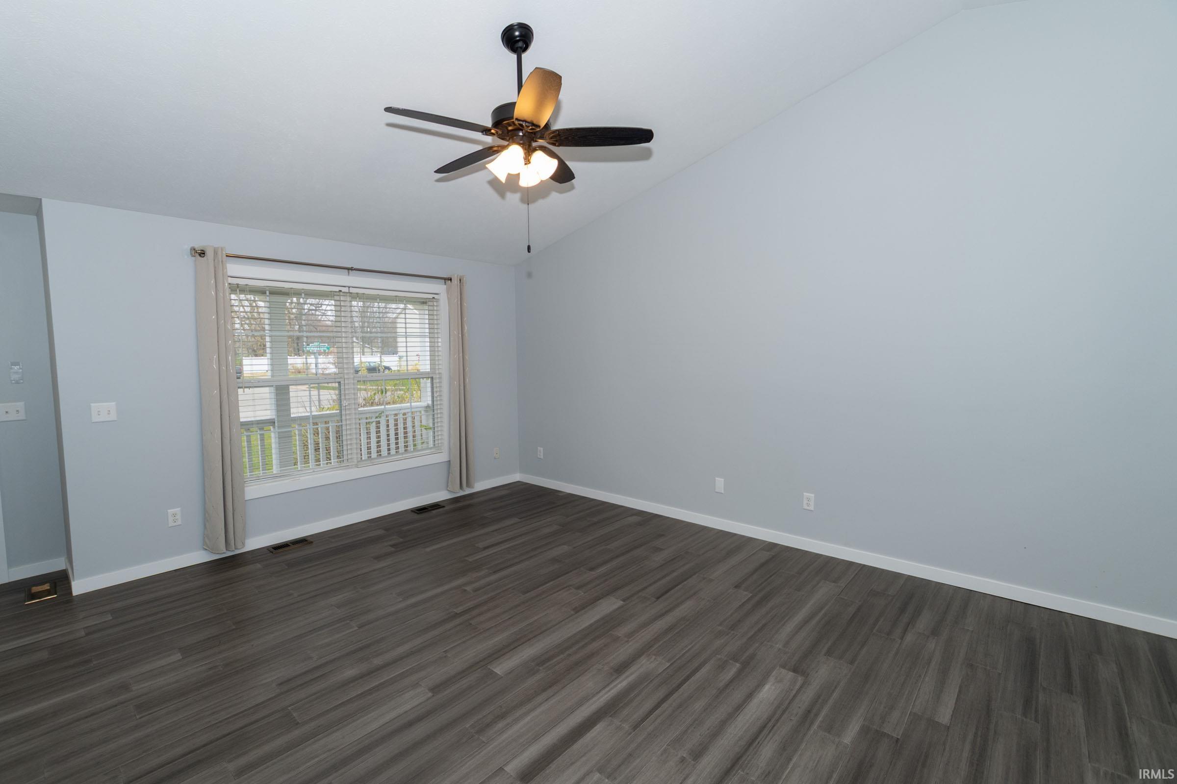 Homes for sale in Osceola, IN | 501 Shepherds Cove Dr, Osceola, IN 46561 | MLS# 202546875