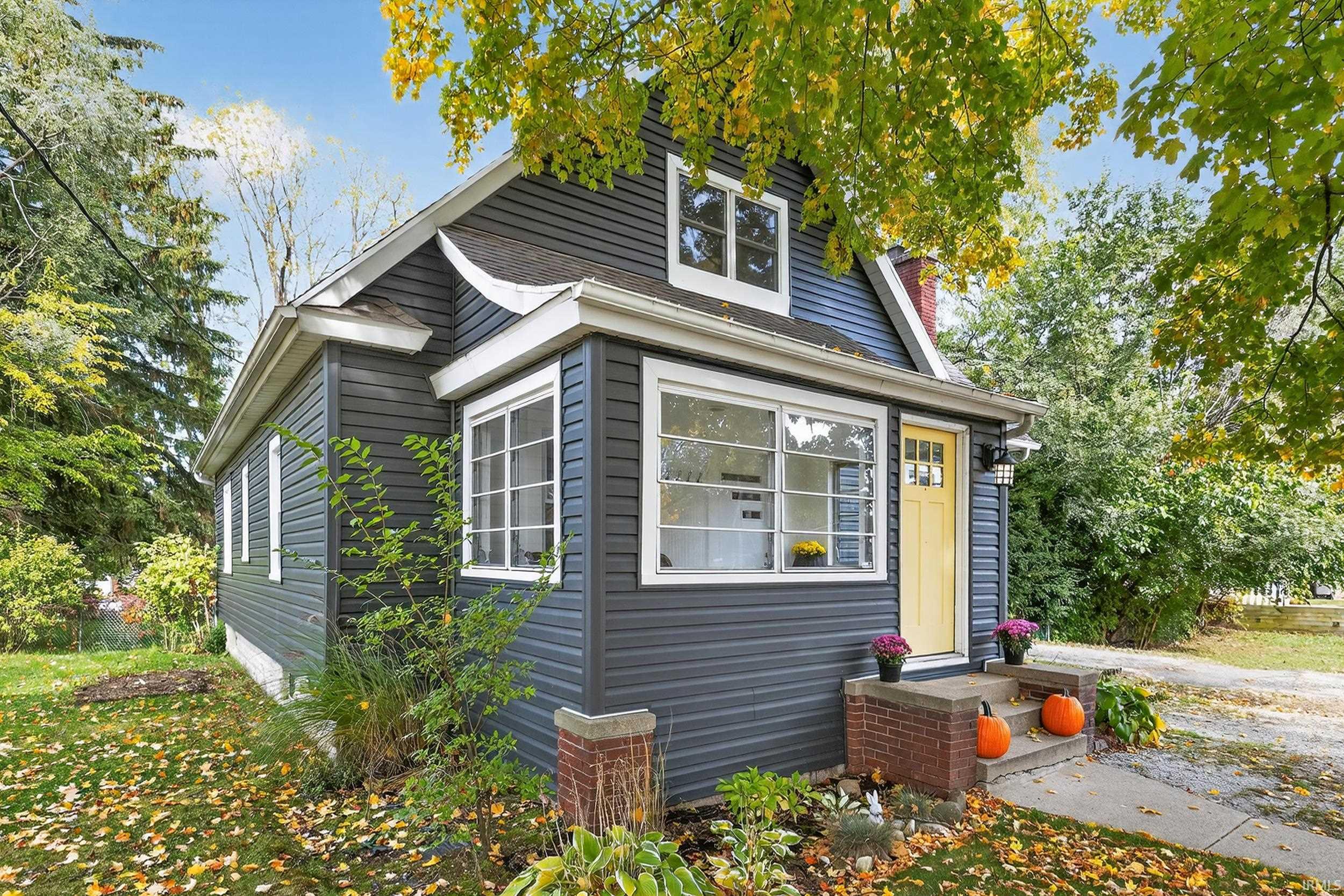 Homes for sale in La Porte, IN | 321 W Johnson Rd, La Porte, IN 46350 | MLS# 202546958