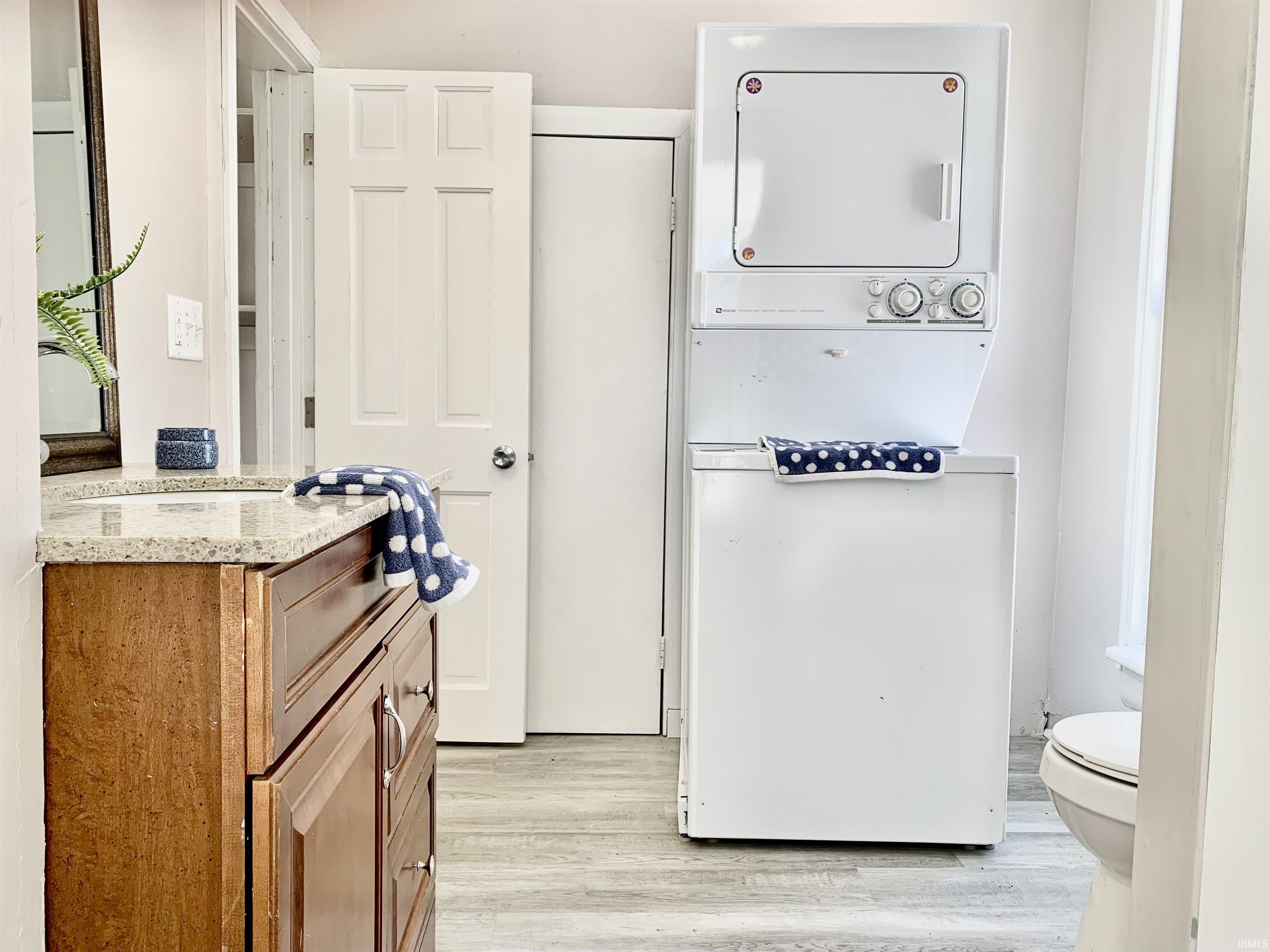 Photo 10 of 1030 Middlebury Street