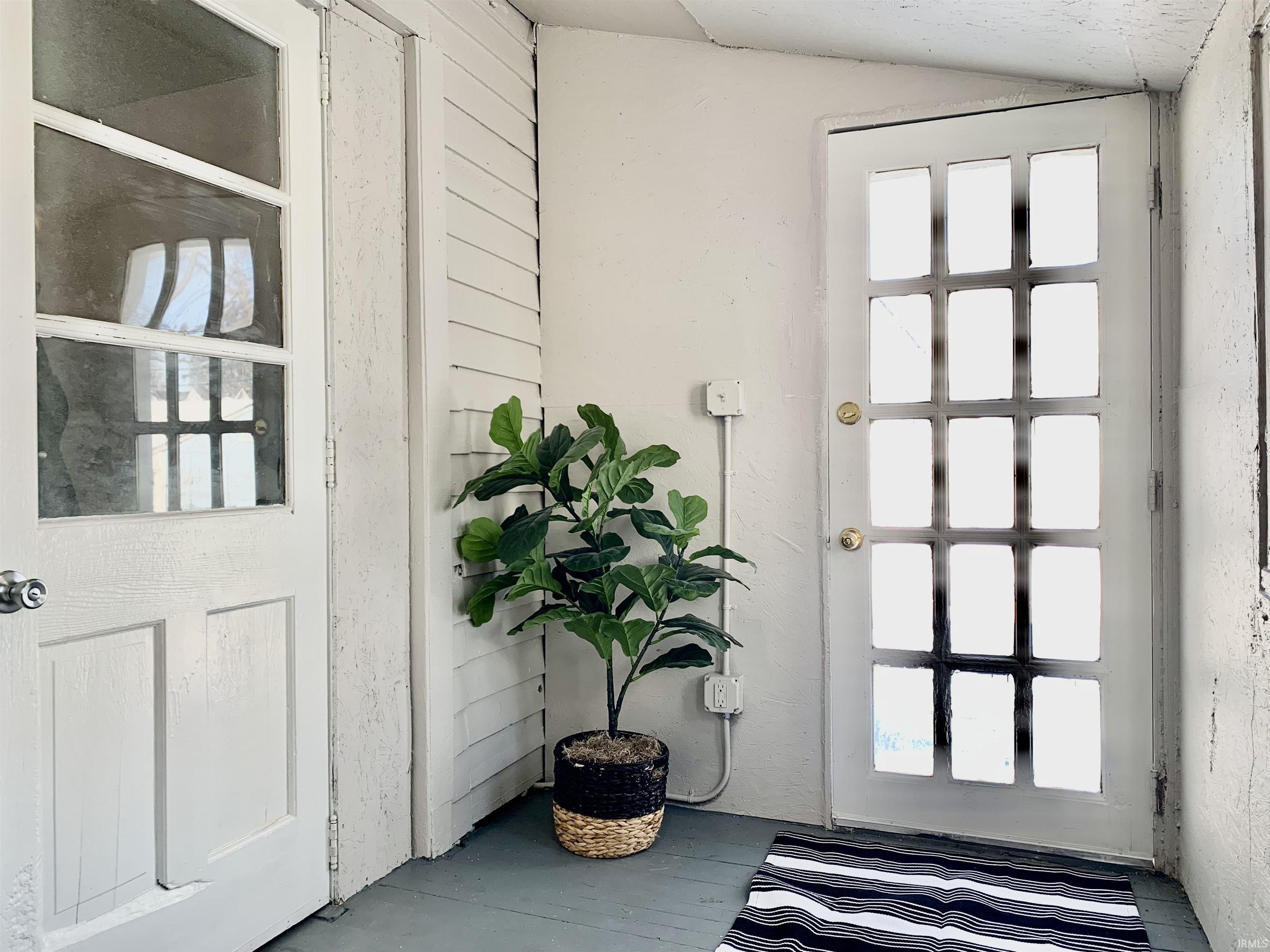 Photo 4 of 1030 Middlebury Street