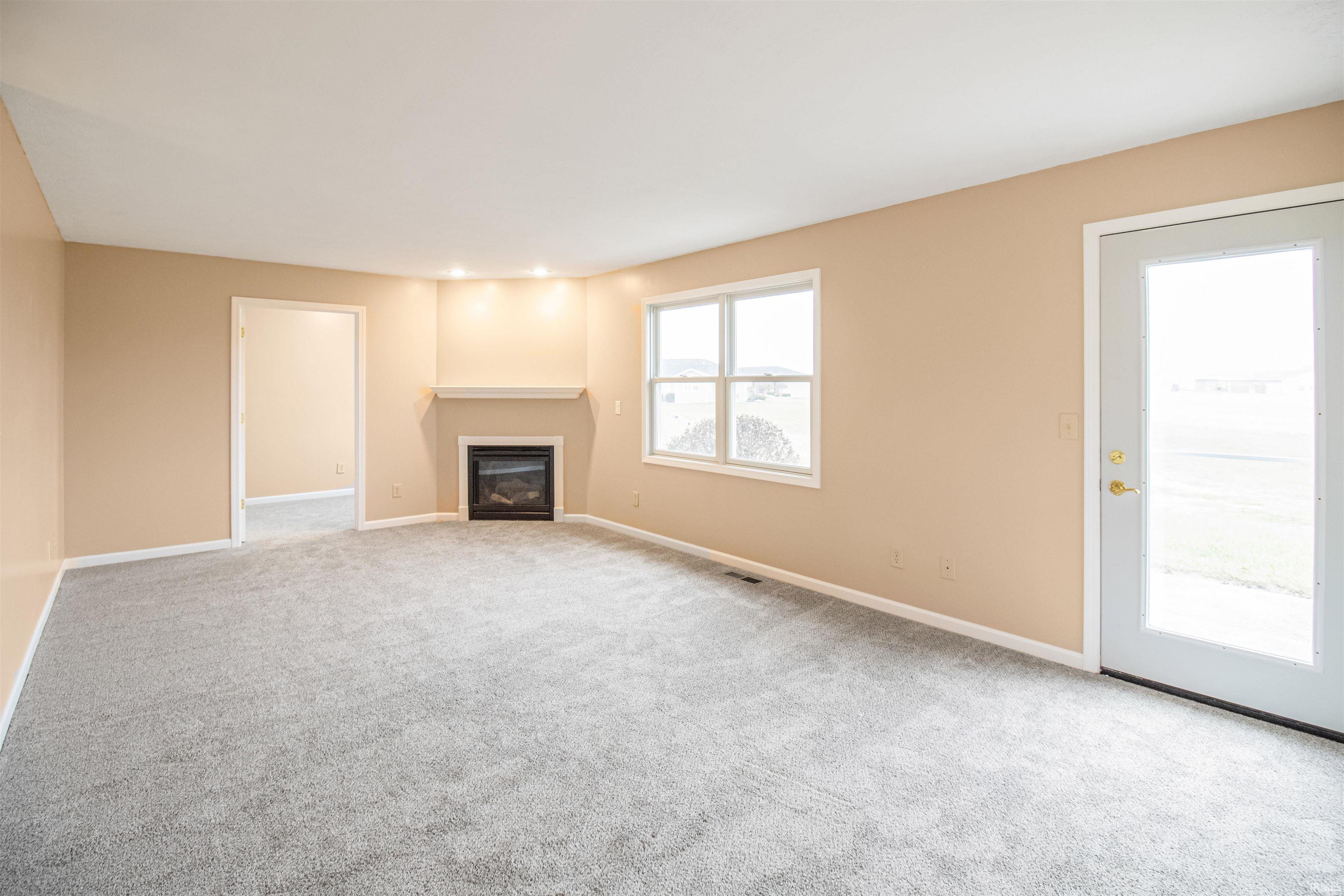 Homes for sale in Winchester, IN | 122 Sunset Dr, Winchester, IN 47394 | MLS# 202547020