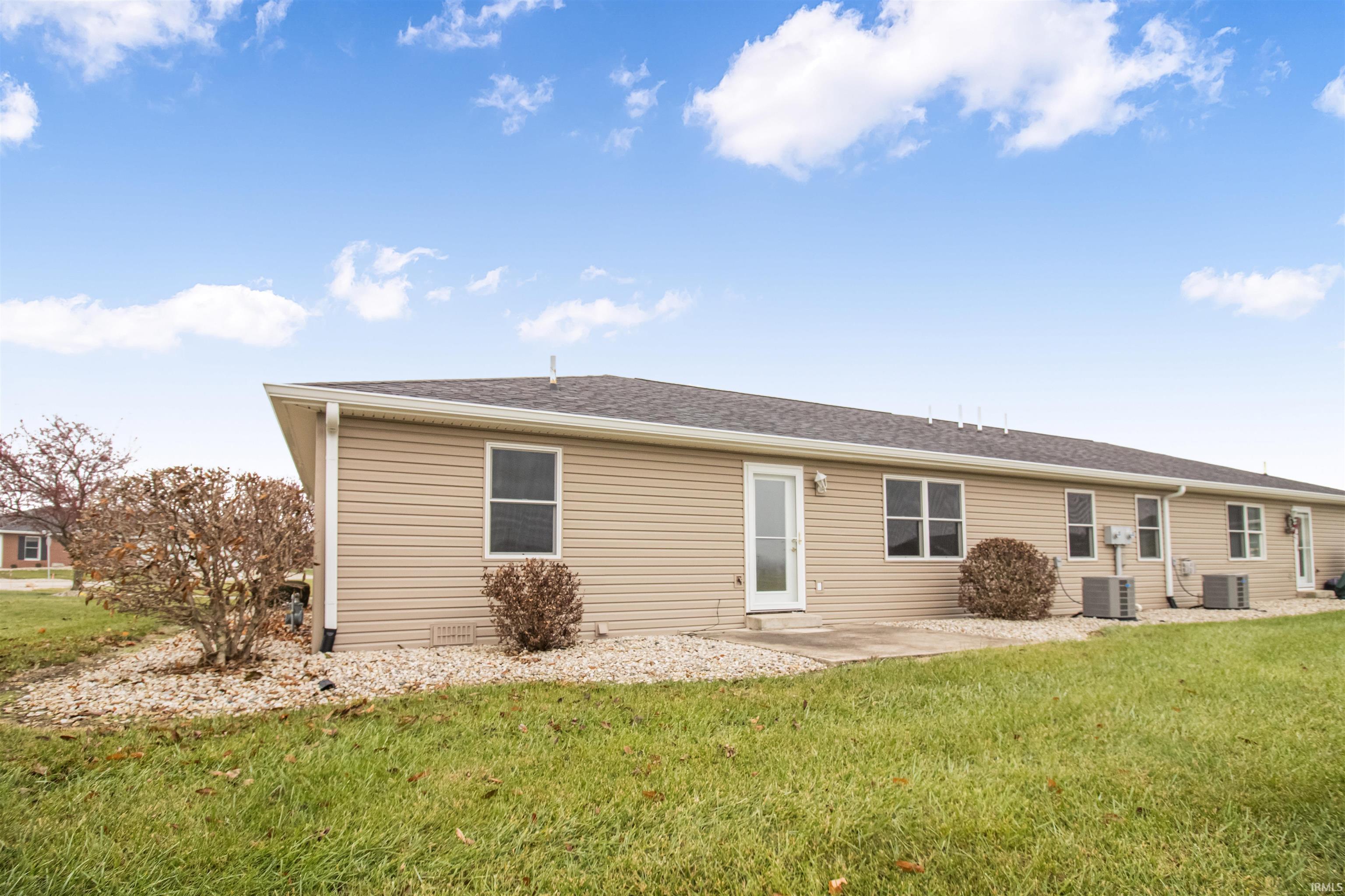 Homes for sale in Winchester, IN | 122 Sunset Dr, Winchester, IN 47394 | MLS# 202547020