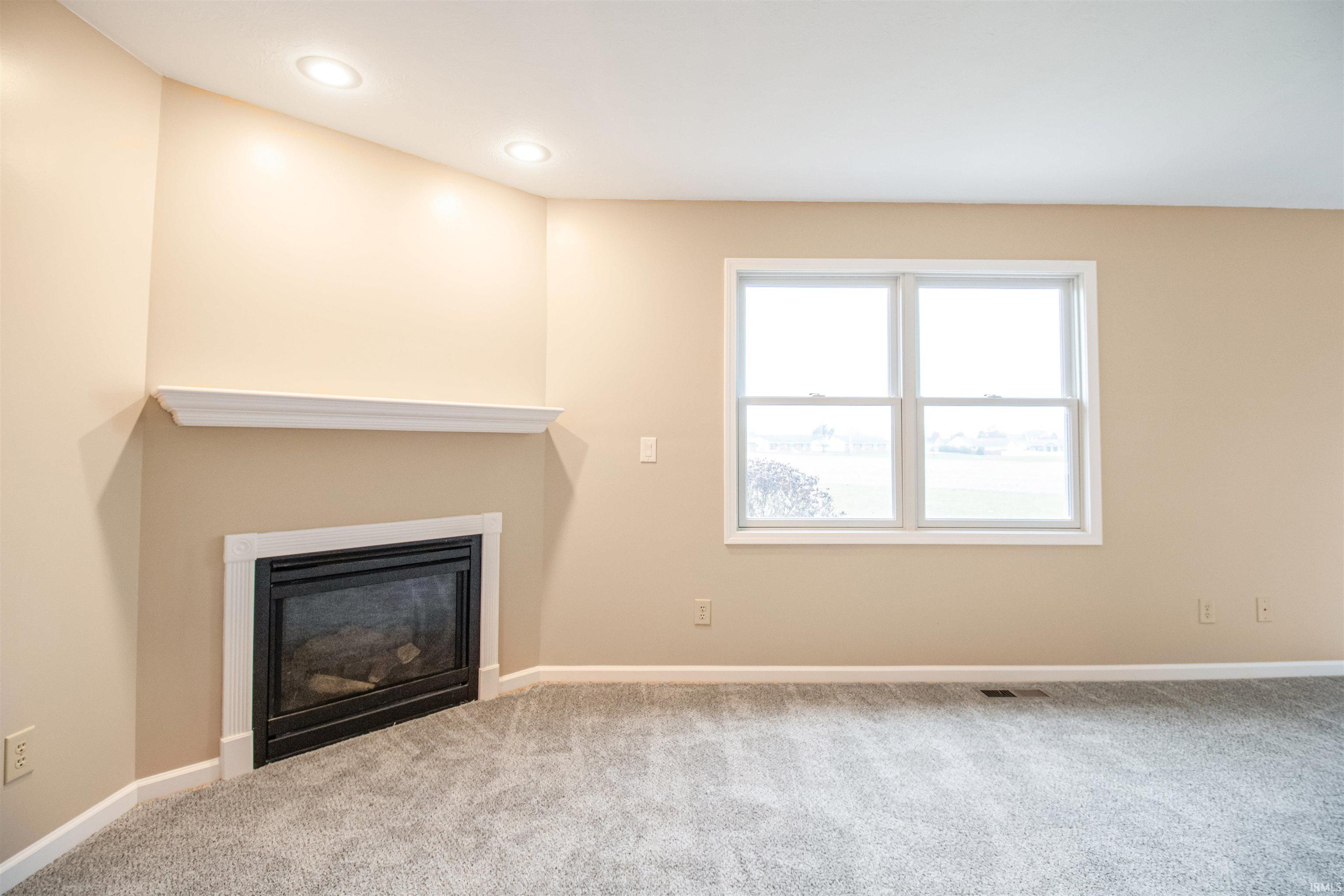 Homes for sale in Winchester, IN | 122 Sunset Dr, Winchester, IN 47394 | MLS# 202547020