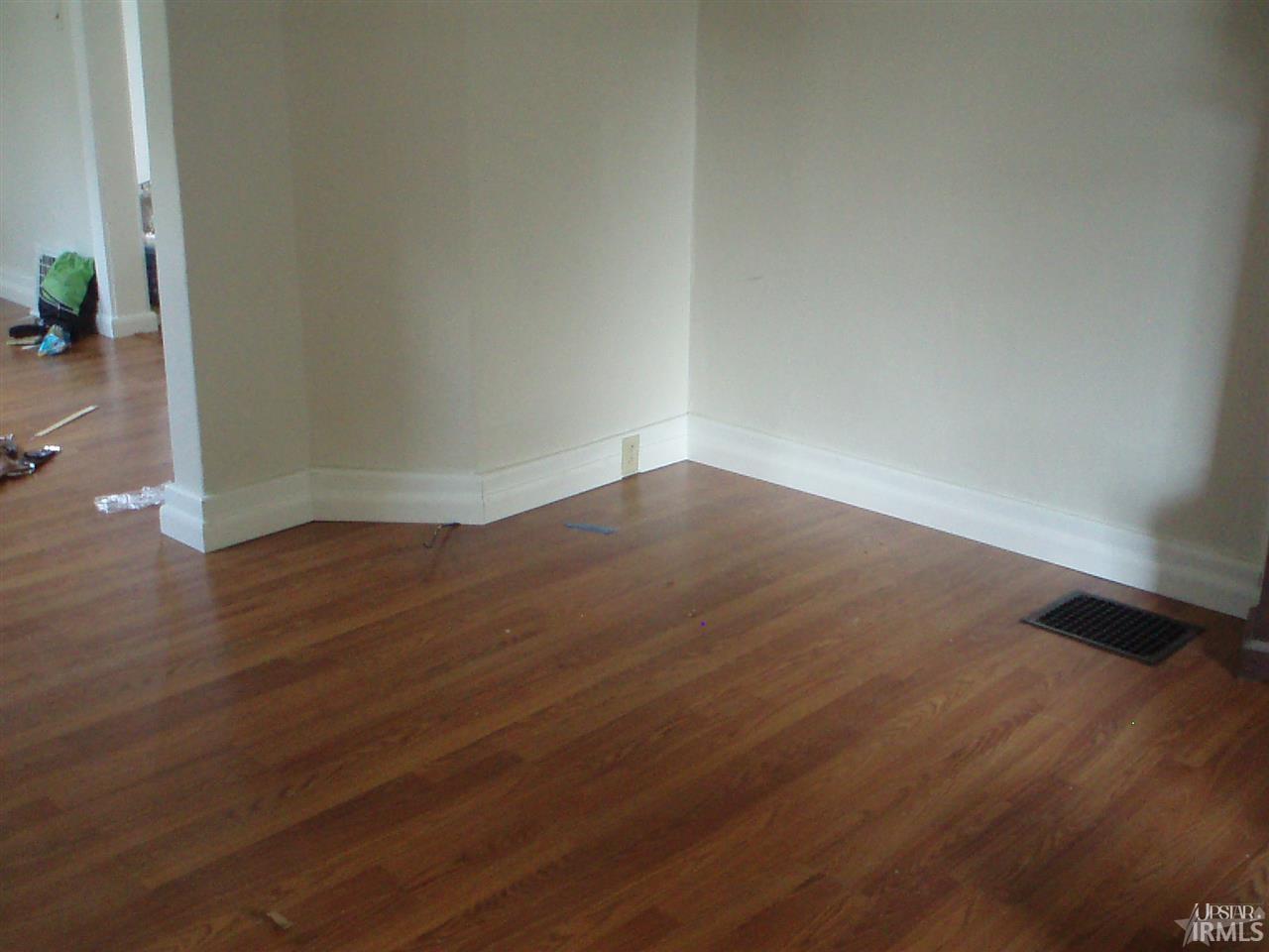 Photo 2 of 938 Herman