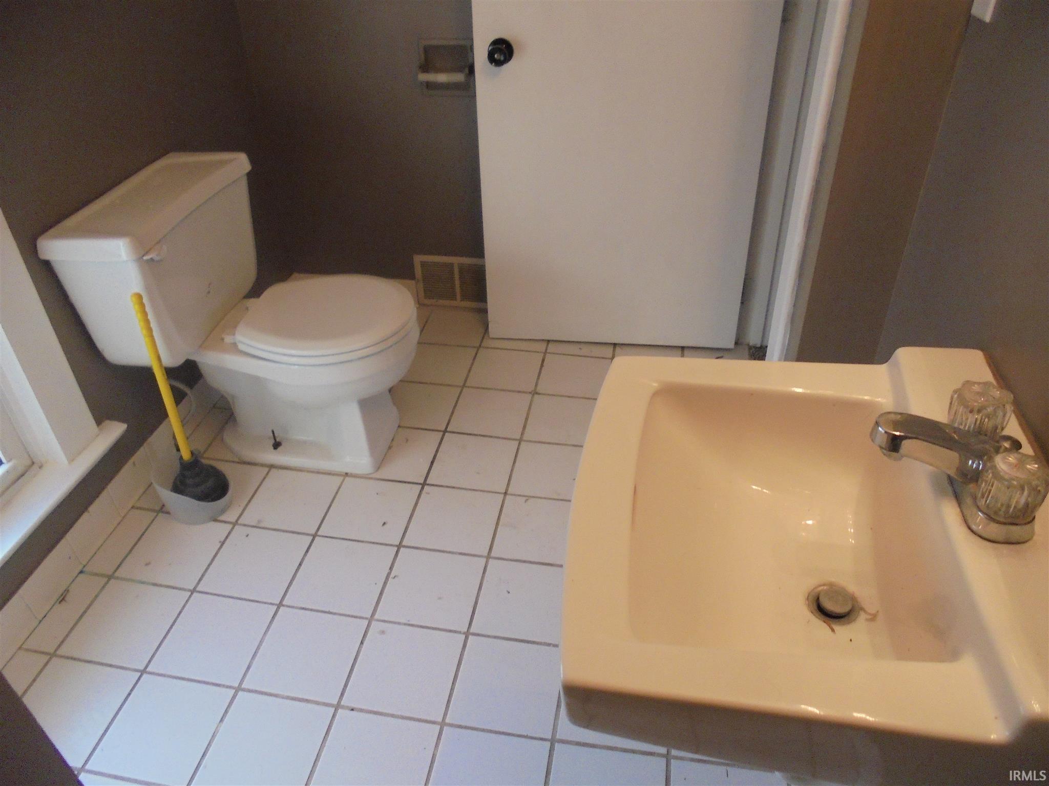 Photo 14 of 1709 Tecumseh Street