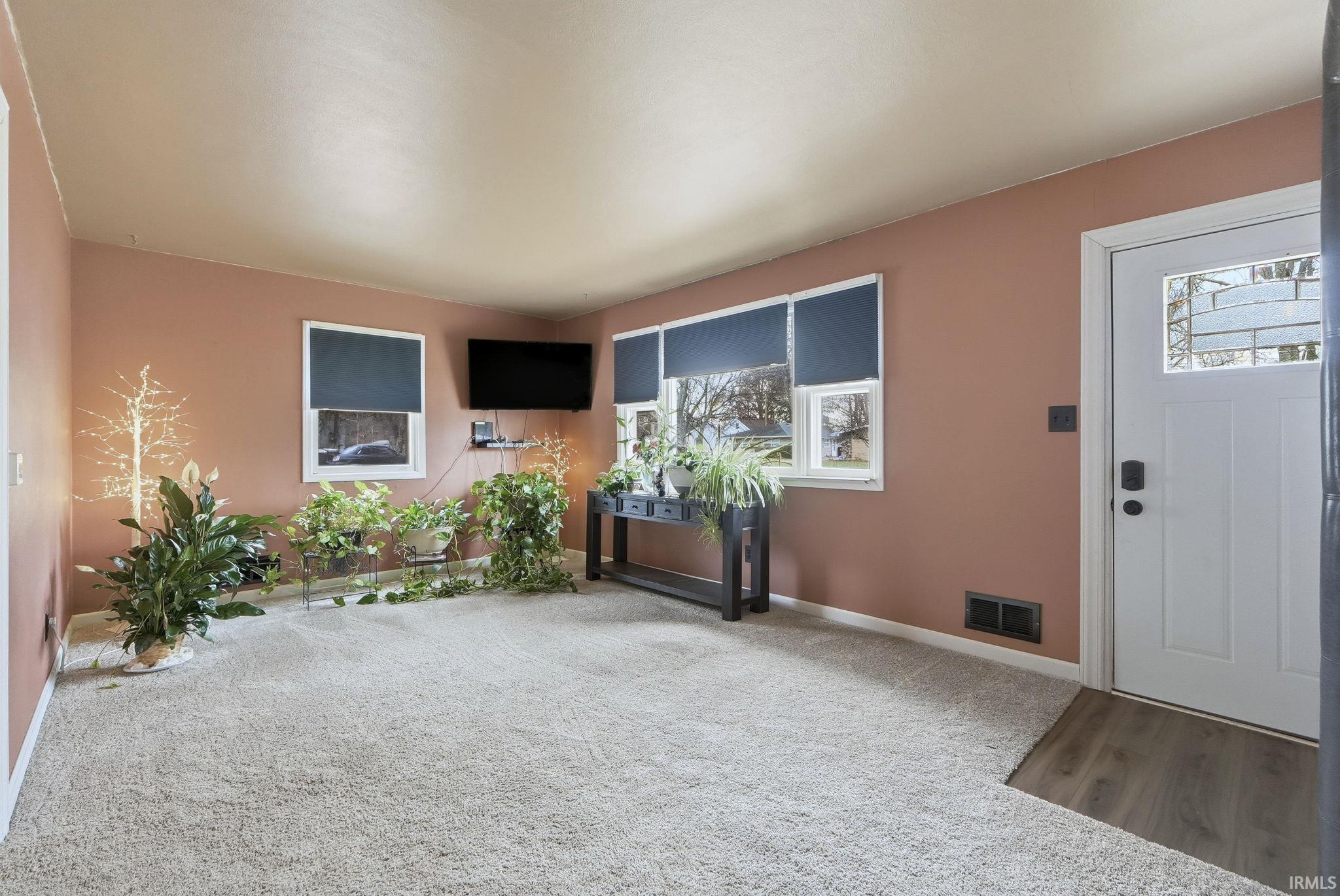 Photo 3 of 2212 Dale Drive