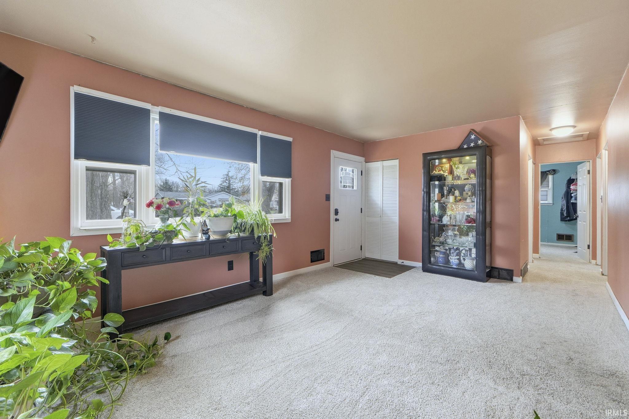 Photo 4 of 2212 Dale Drive