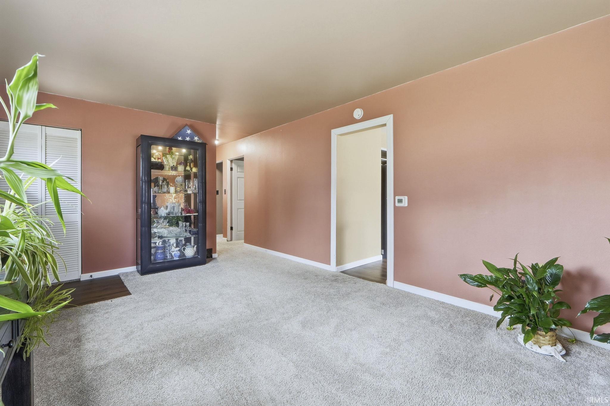 Photo 5 of 2212 Dale Drive